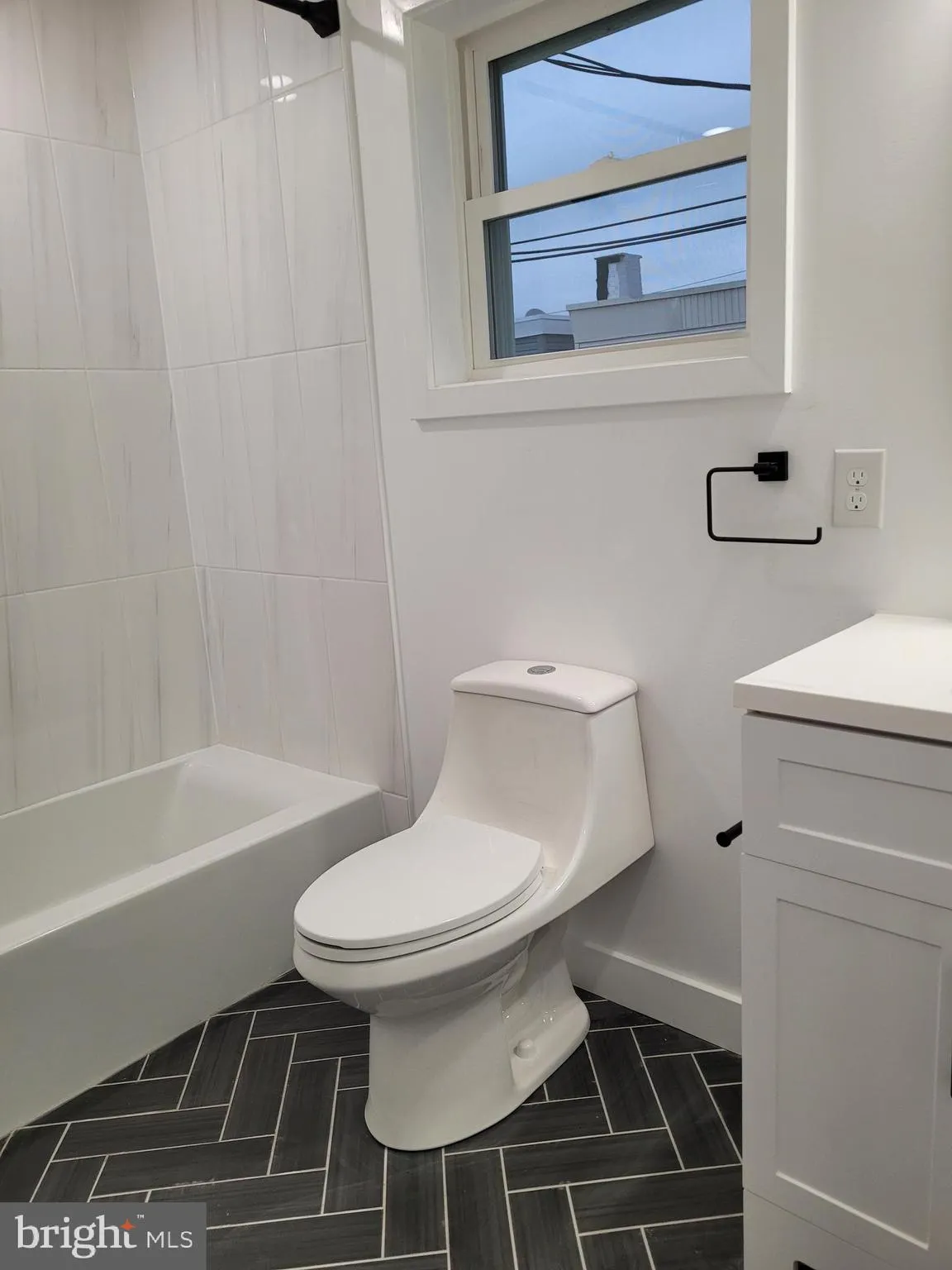 Philadelphia, Pennsylvania 19145, United States, 2 Bedrooms Bedrooms, ,2 BathroomsBathrooms,Residential,Active,114379