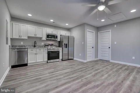 MLS: MDBC2161042