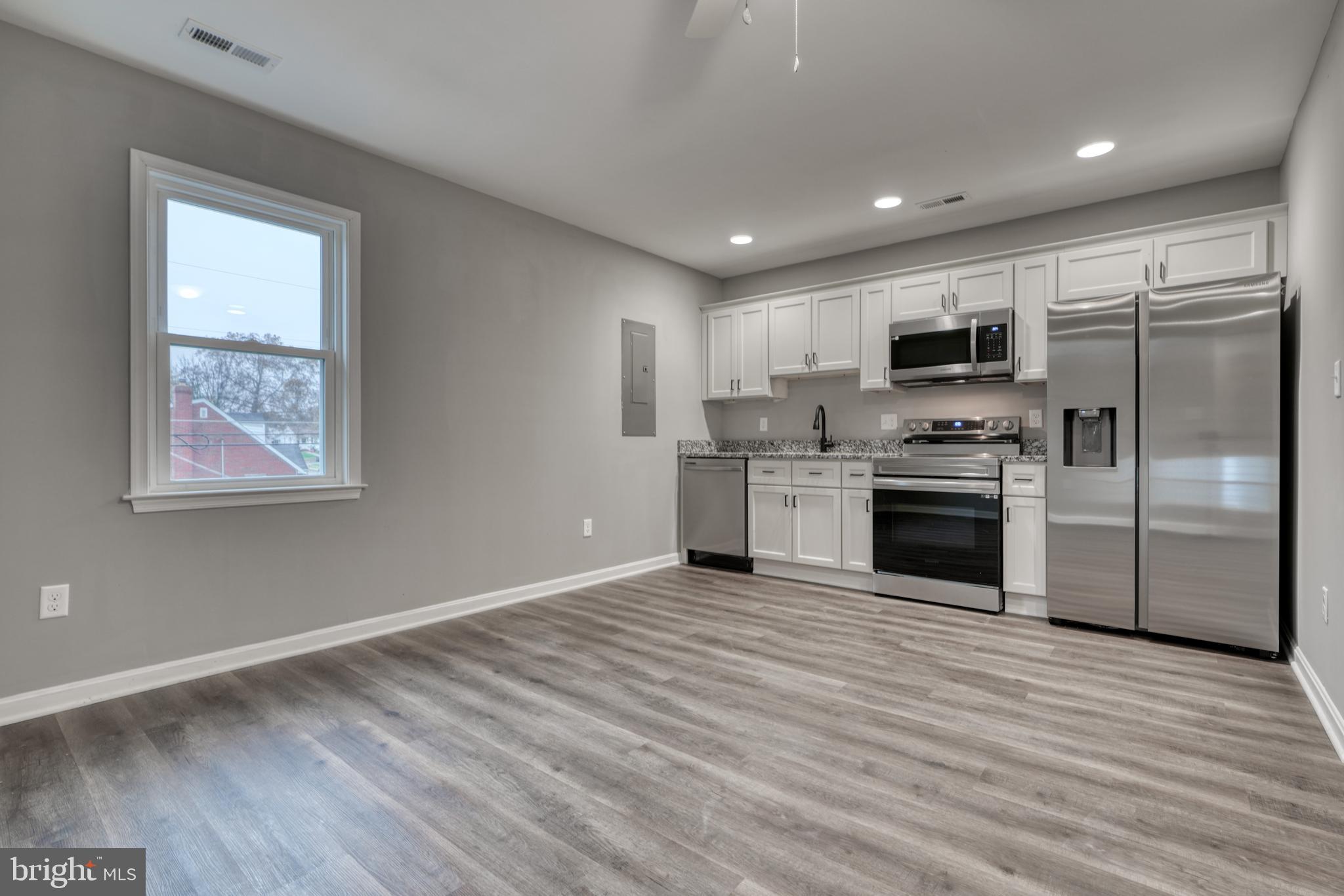 6722 BRENTWOOD AVENUE 2FL