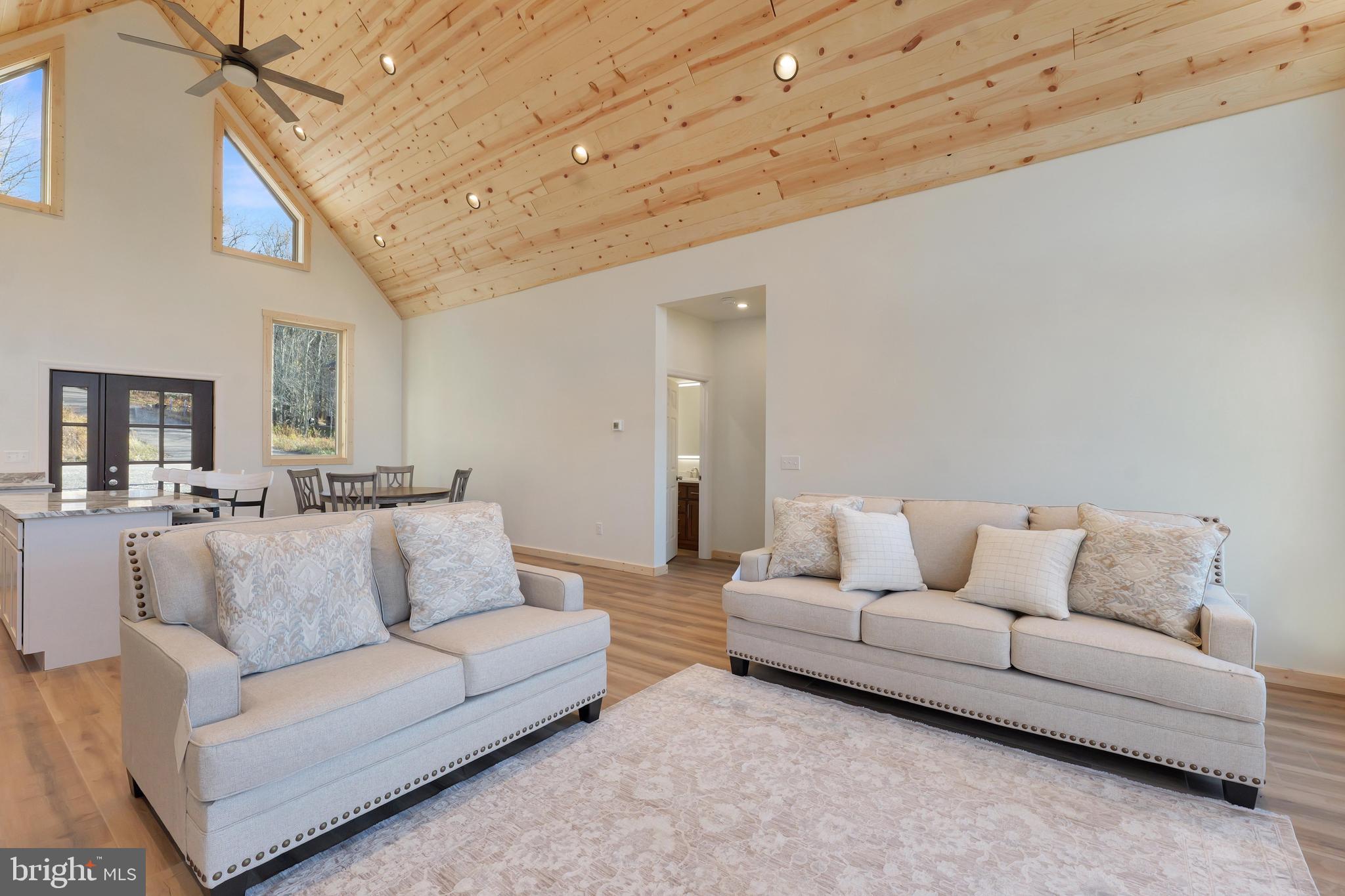 ALPINE LAKE  RESORT - Residential