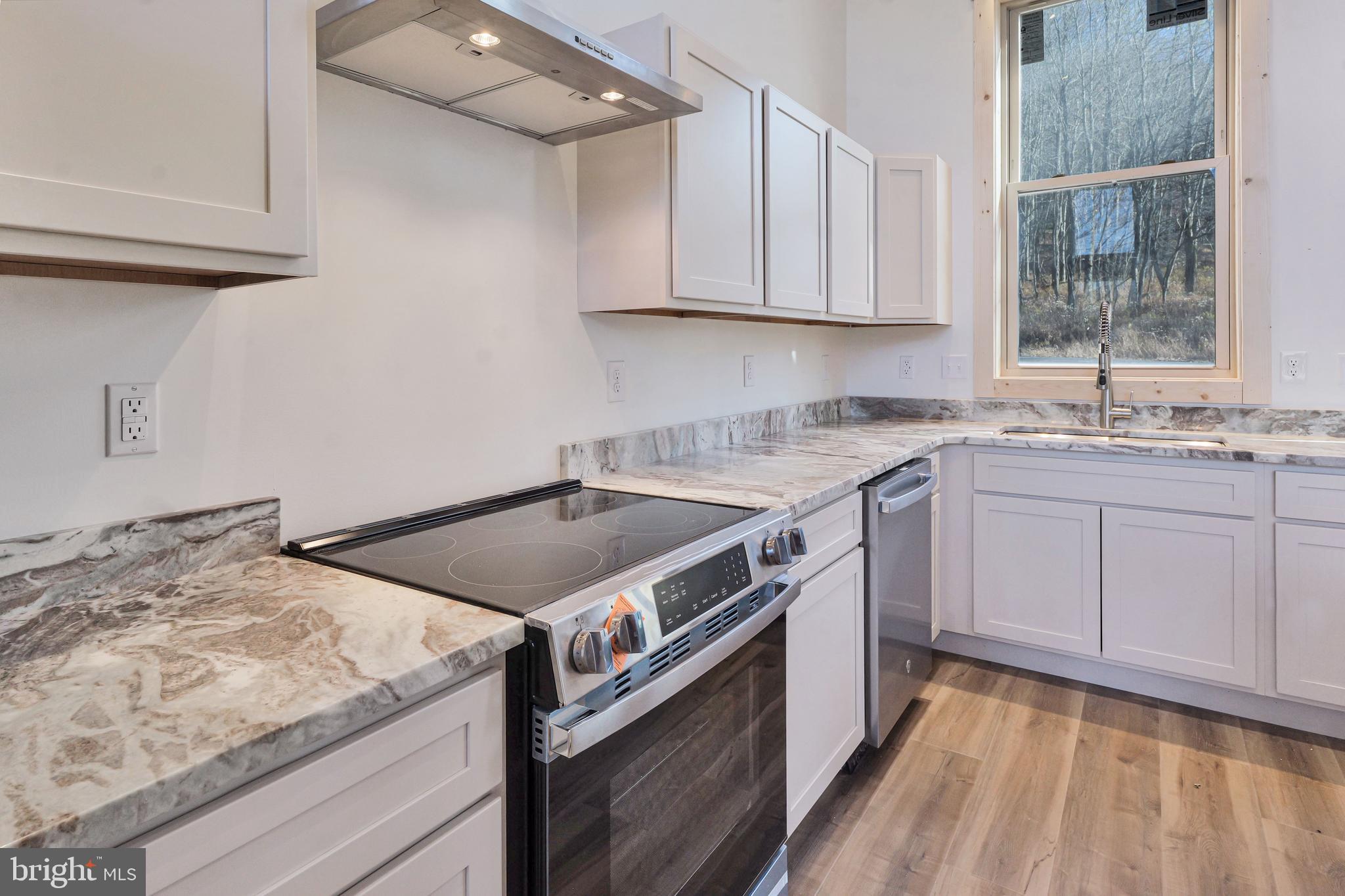 ALPINE LAKE  RESORT - Residential