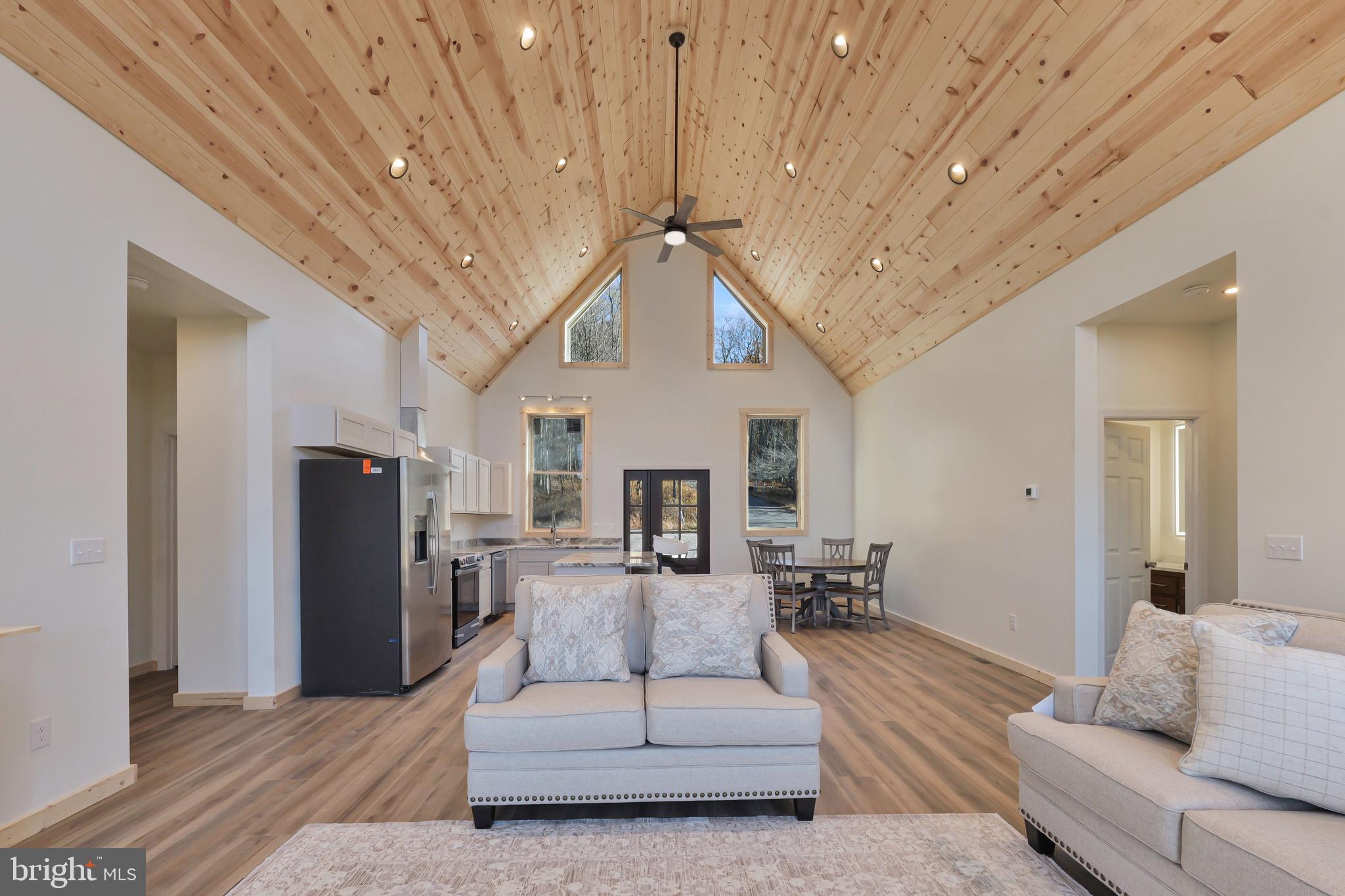 ALPINE LAKE  RESORT - Residential