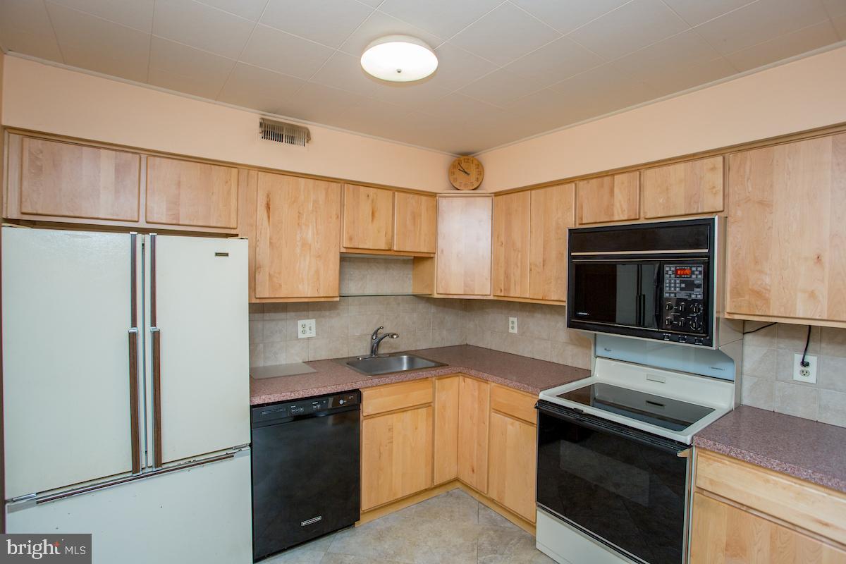 SAWYERS CREEK - Residential