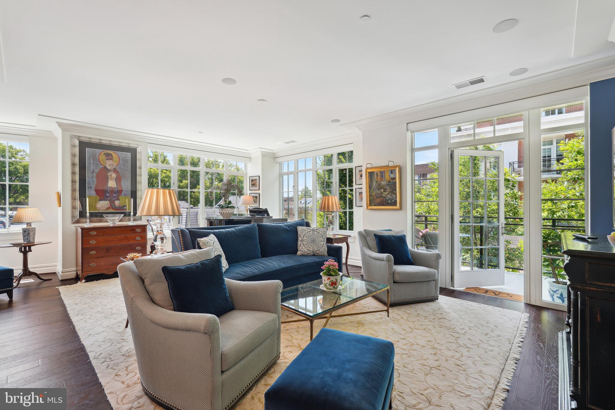 THE SIGNET - Residential