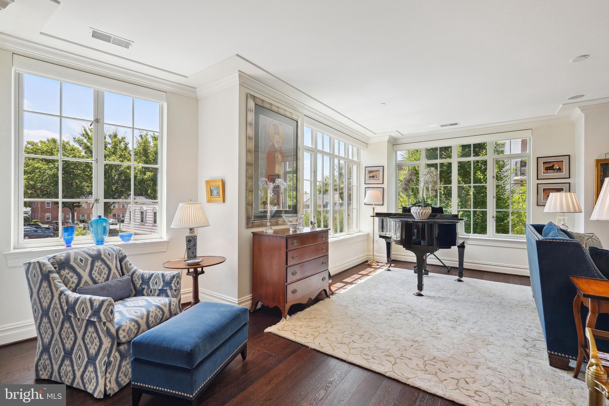 THE SIGNET - Residential