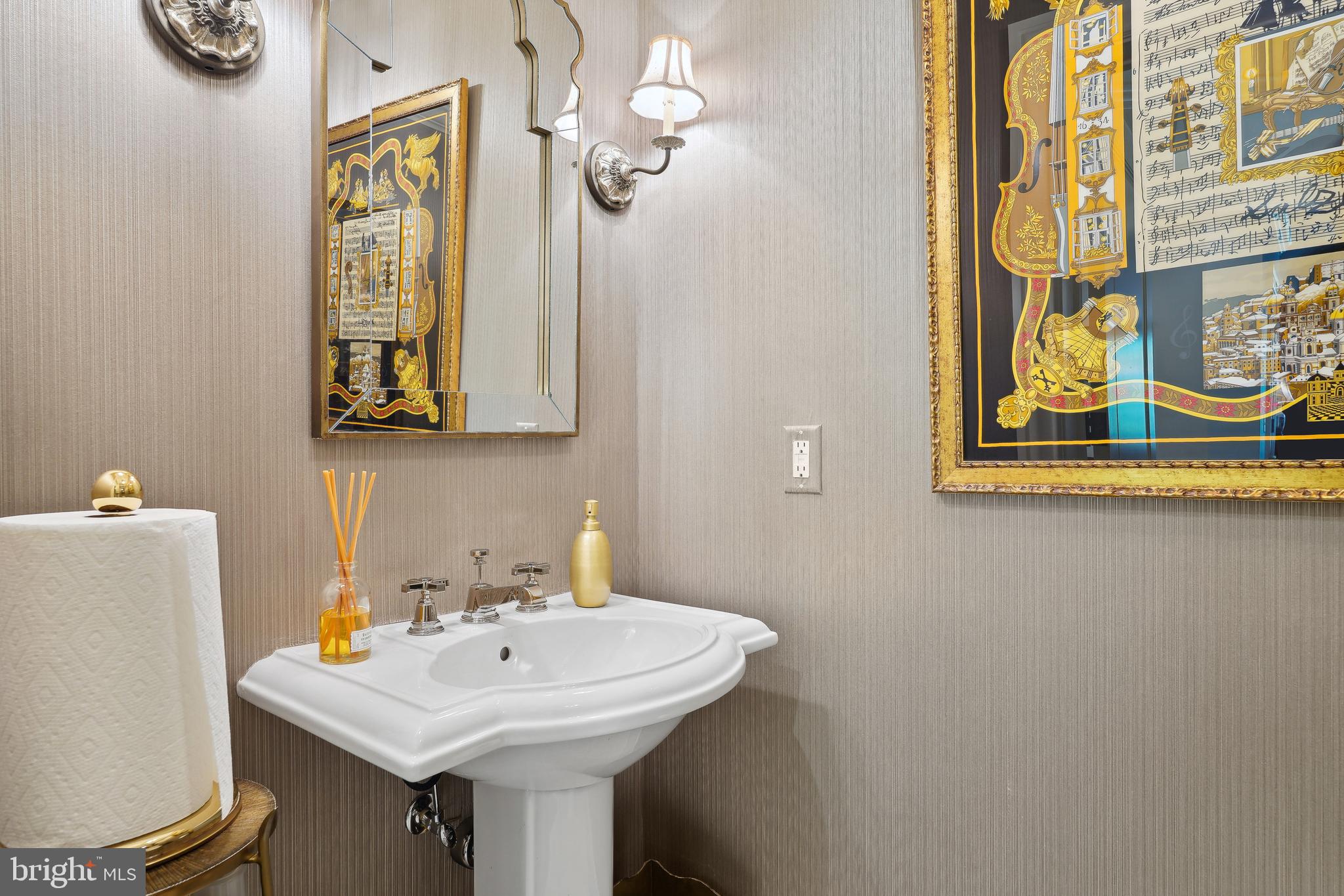 THE SIGNET - Residential