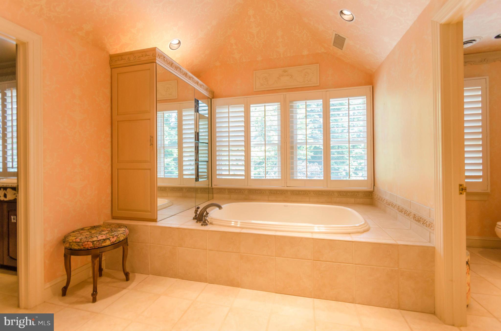 CAVES VALLEY - Residential