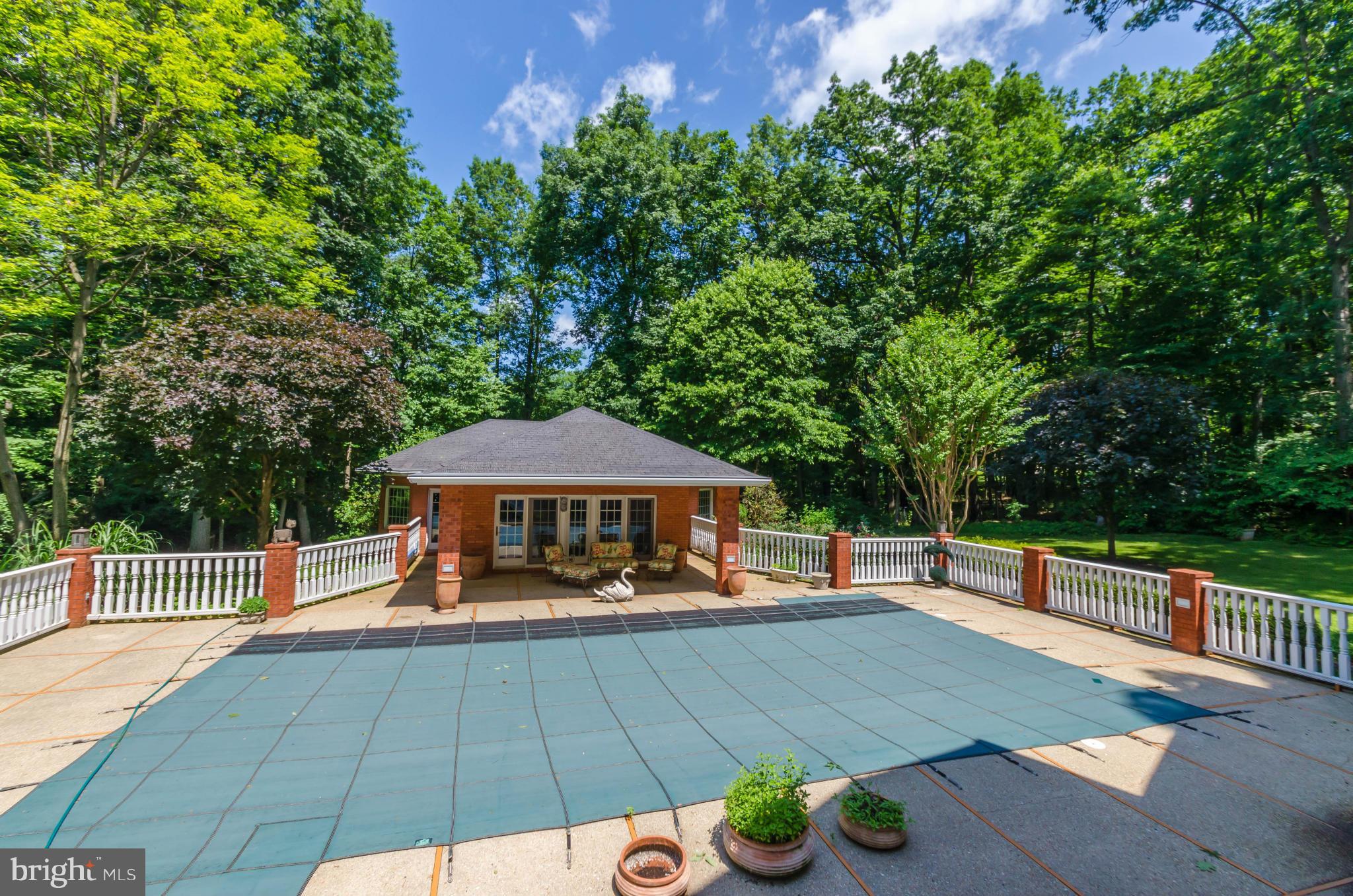 CAVES VALLEY - Residential