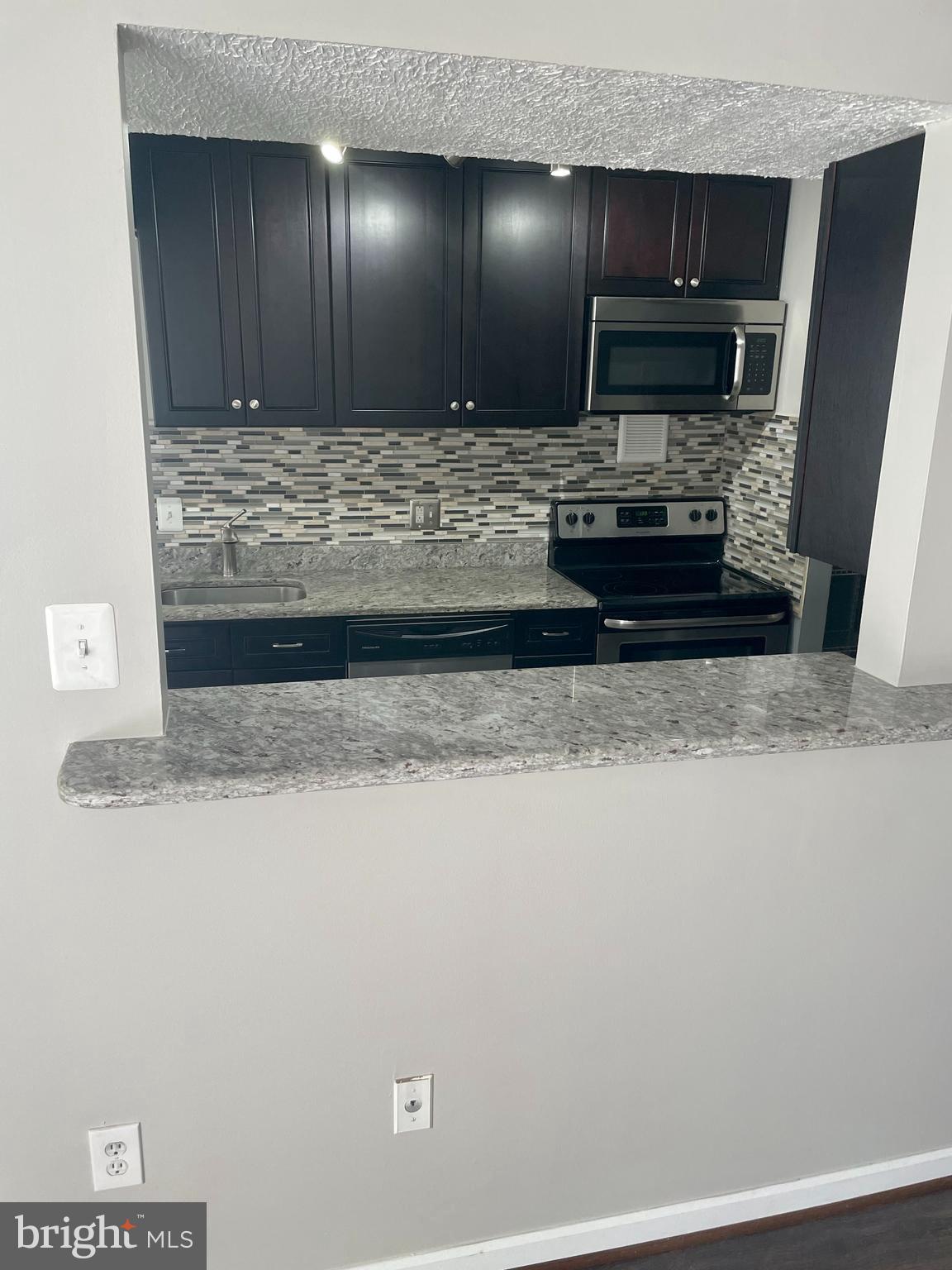 GREENBRIAR CONDO PHASE I - Residential Lease