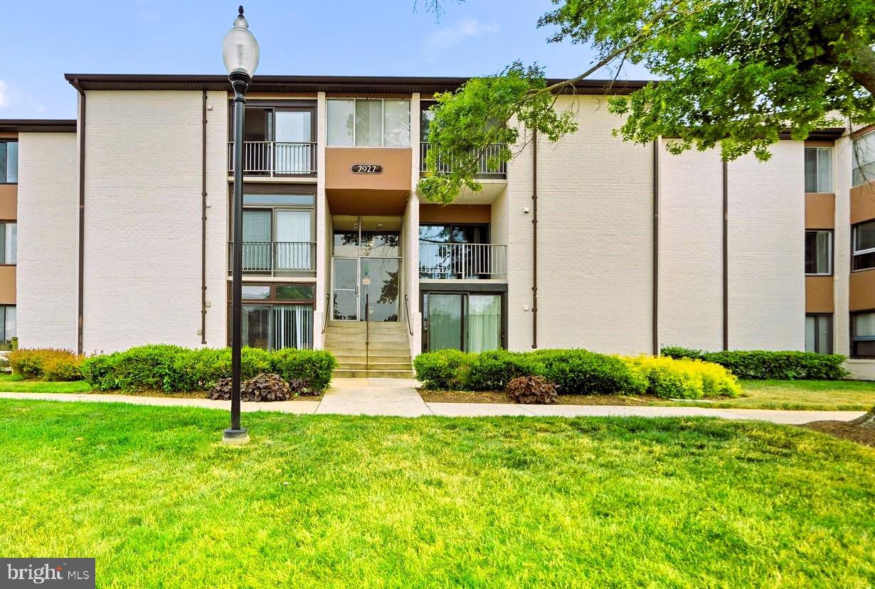 GREENBRIAR CONDO PHASE I - Residential Lease