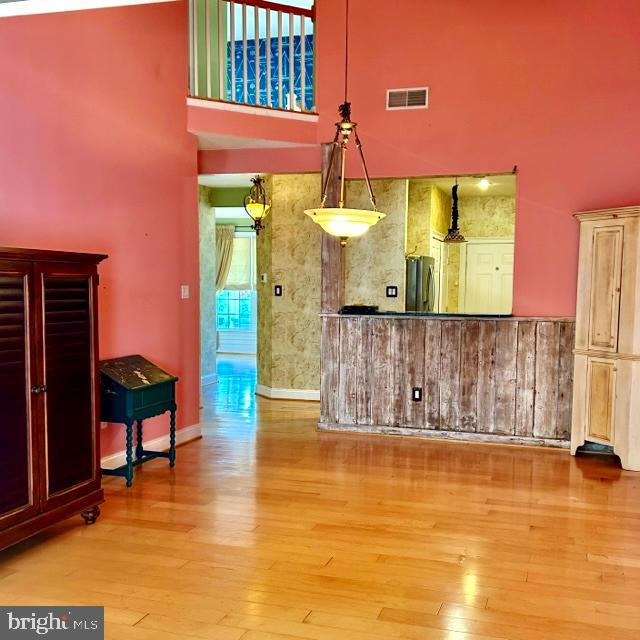 FOXWOOD MANOR - Residential