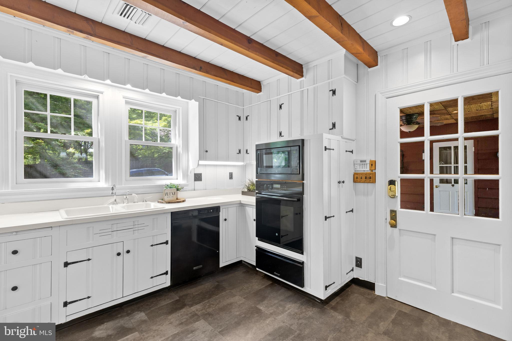 CAVES VALLEY - Residential