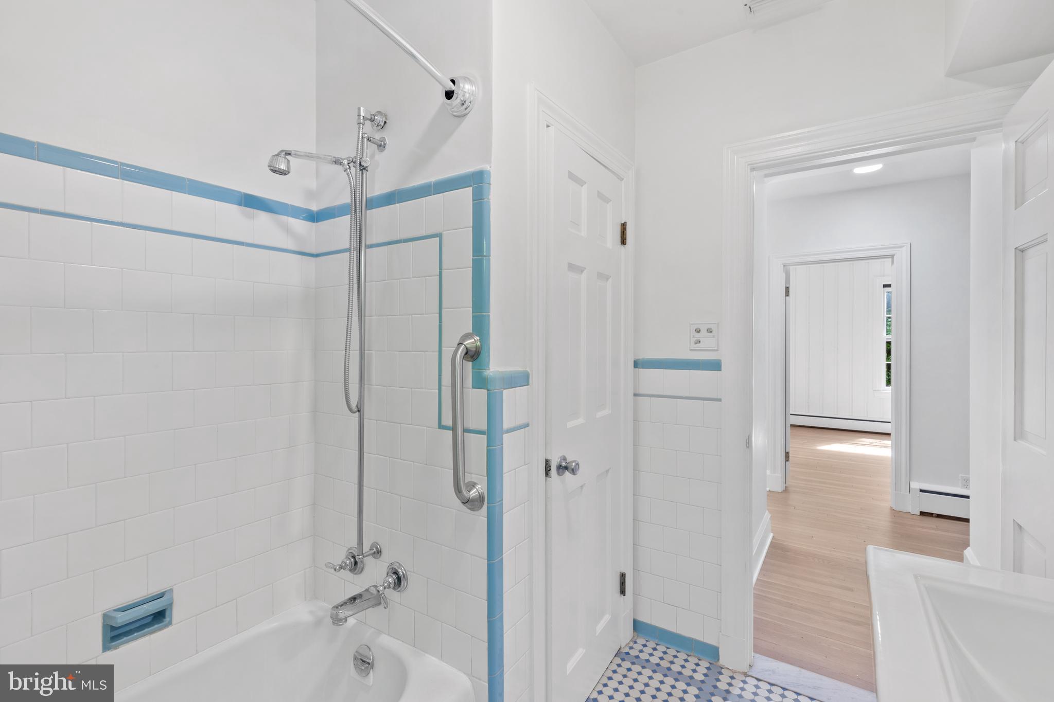 CAVES VALLEY - Residential