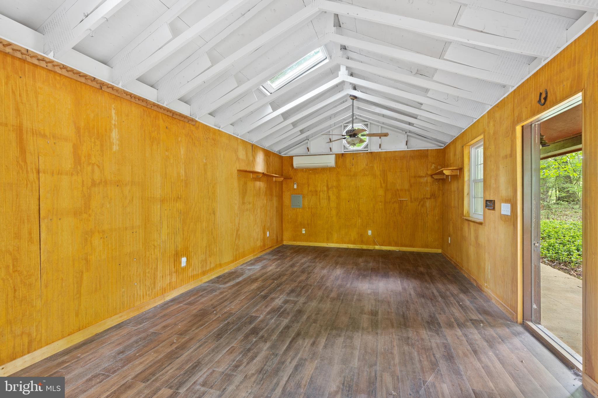 CAVES VALLEY - Residential