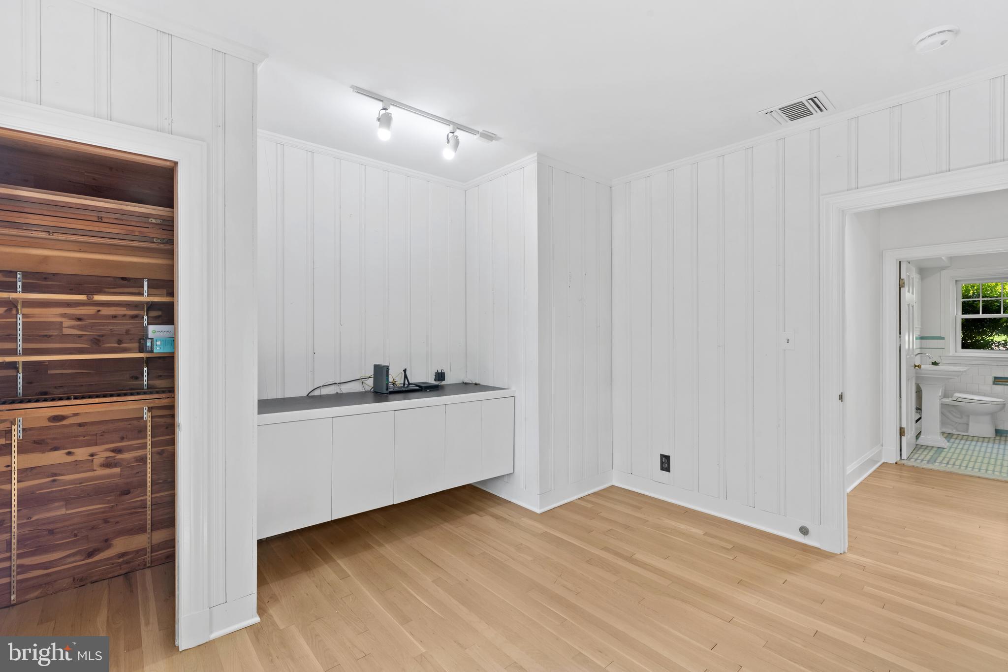 CAVES VALLEY - Residential