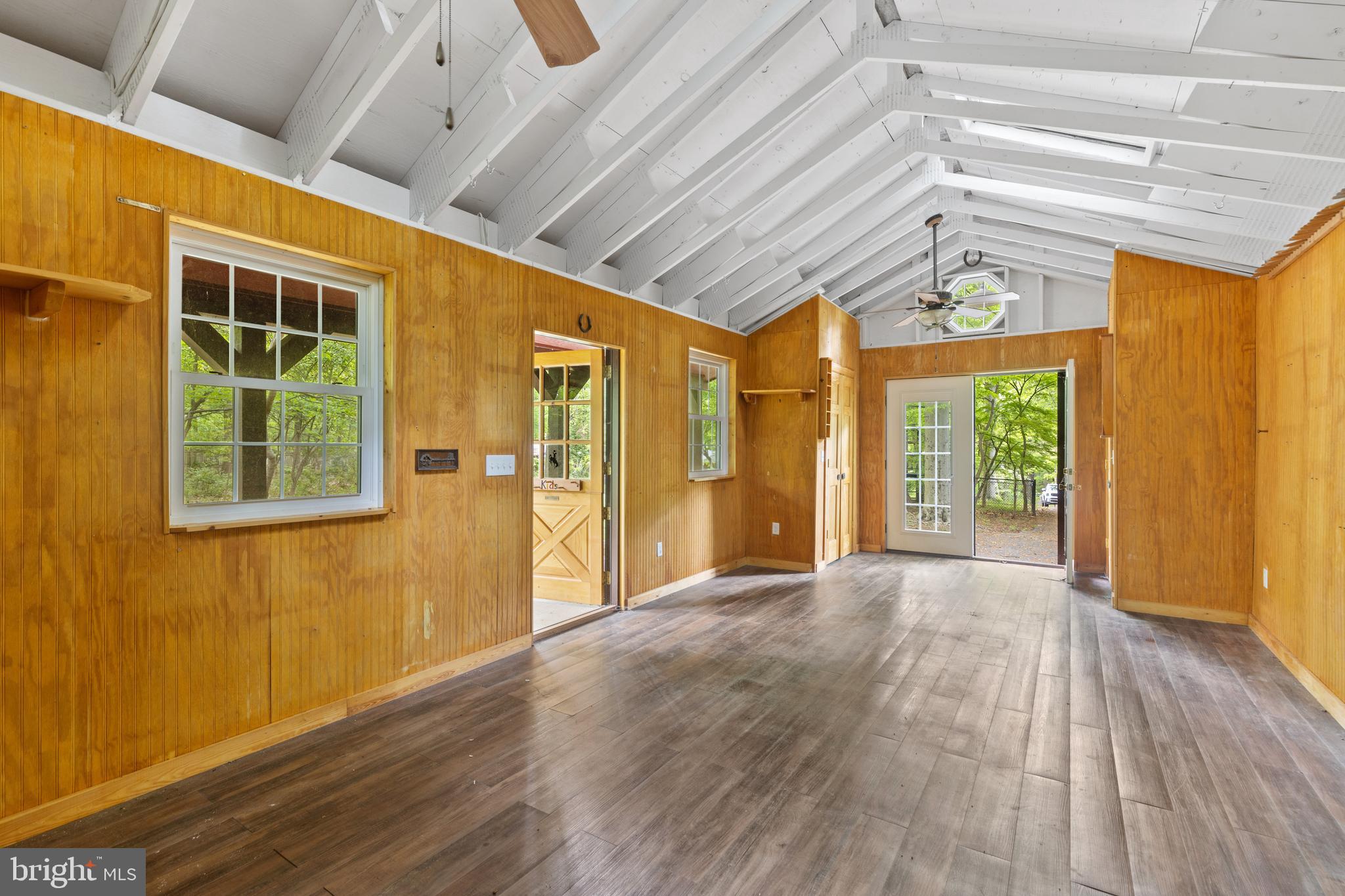 CAVES VALLEY - Residential