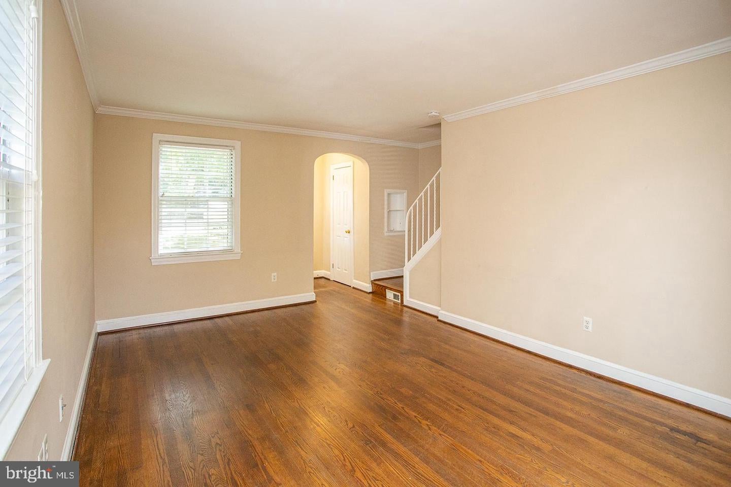 1613 N COLONIAL TERRACE