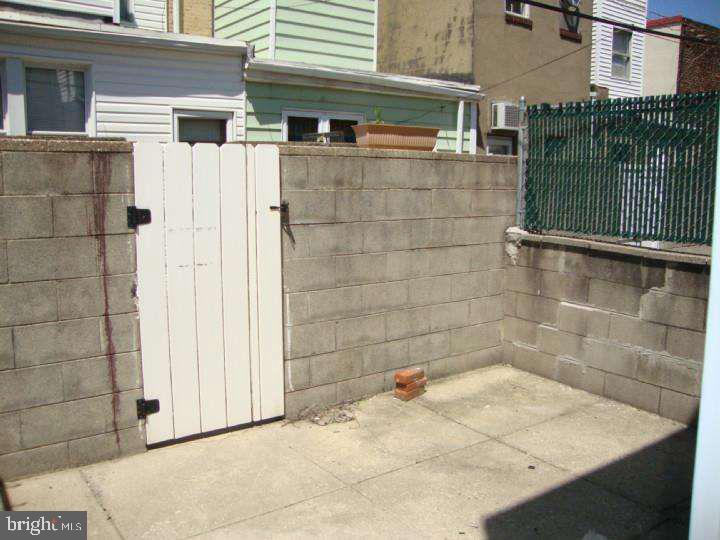 POINT BREEZE - Residential Lease