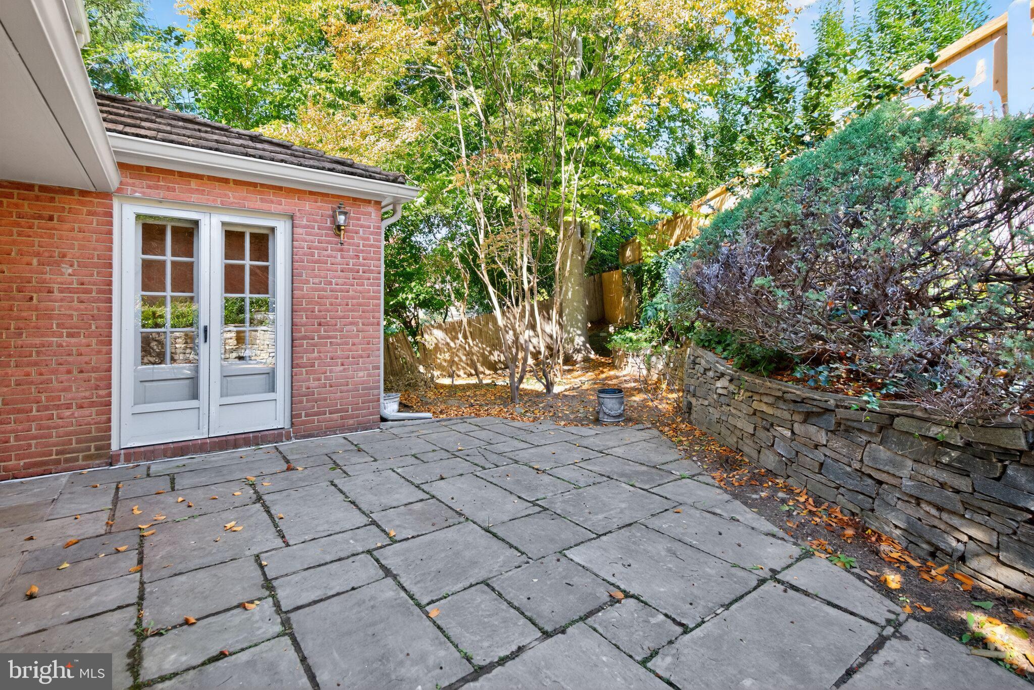 WESTMORELAND HILLS - Residential