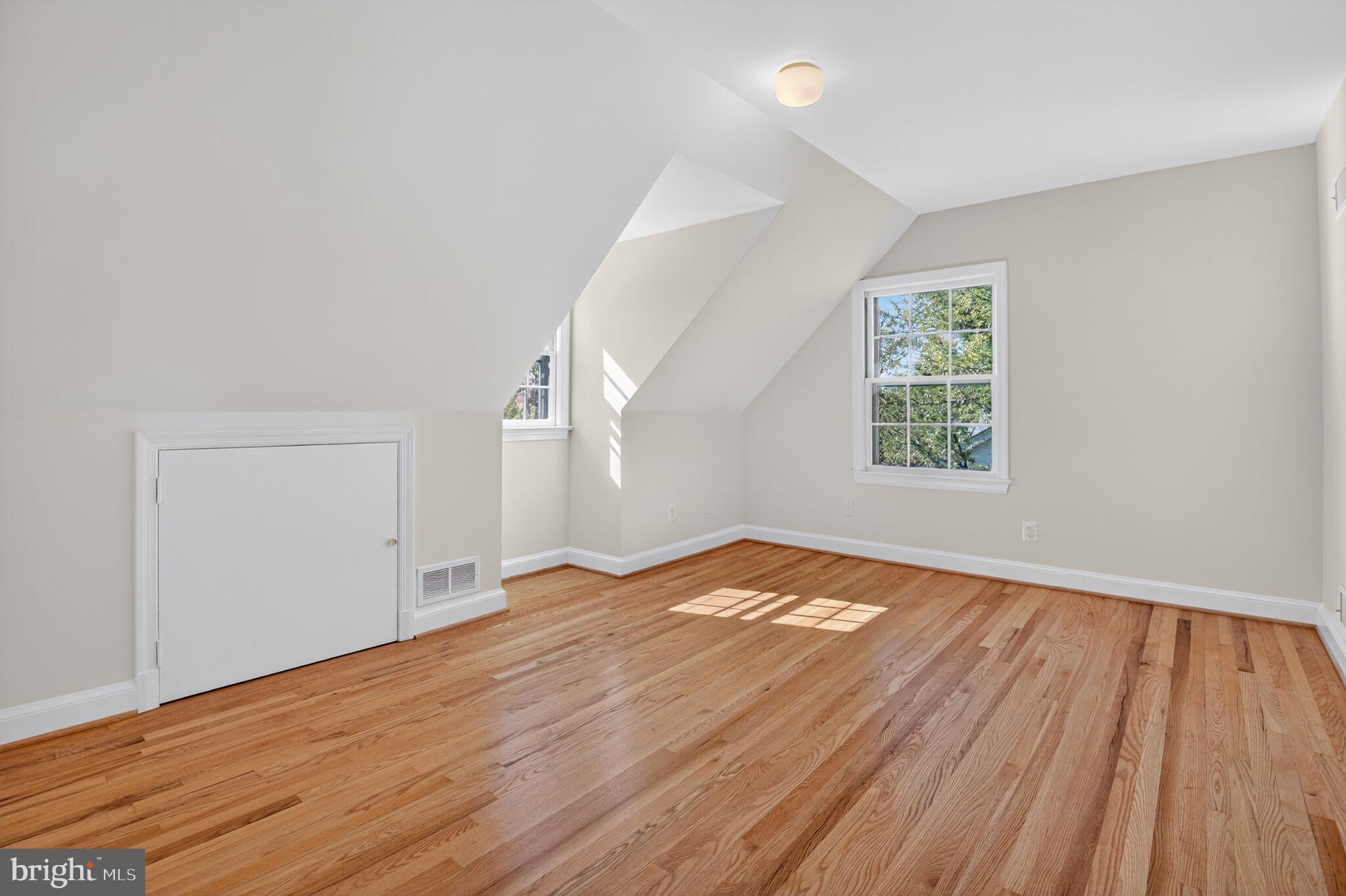 WESTMORELAND HILLS - Residential