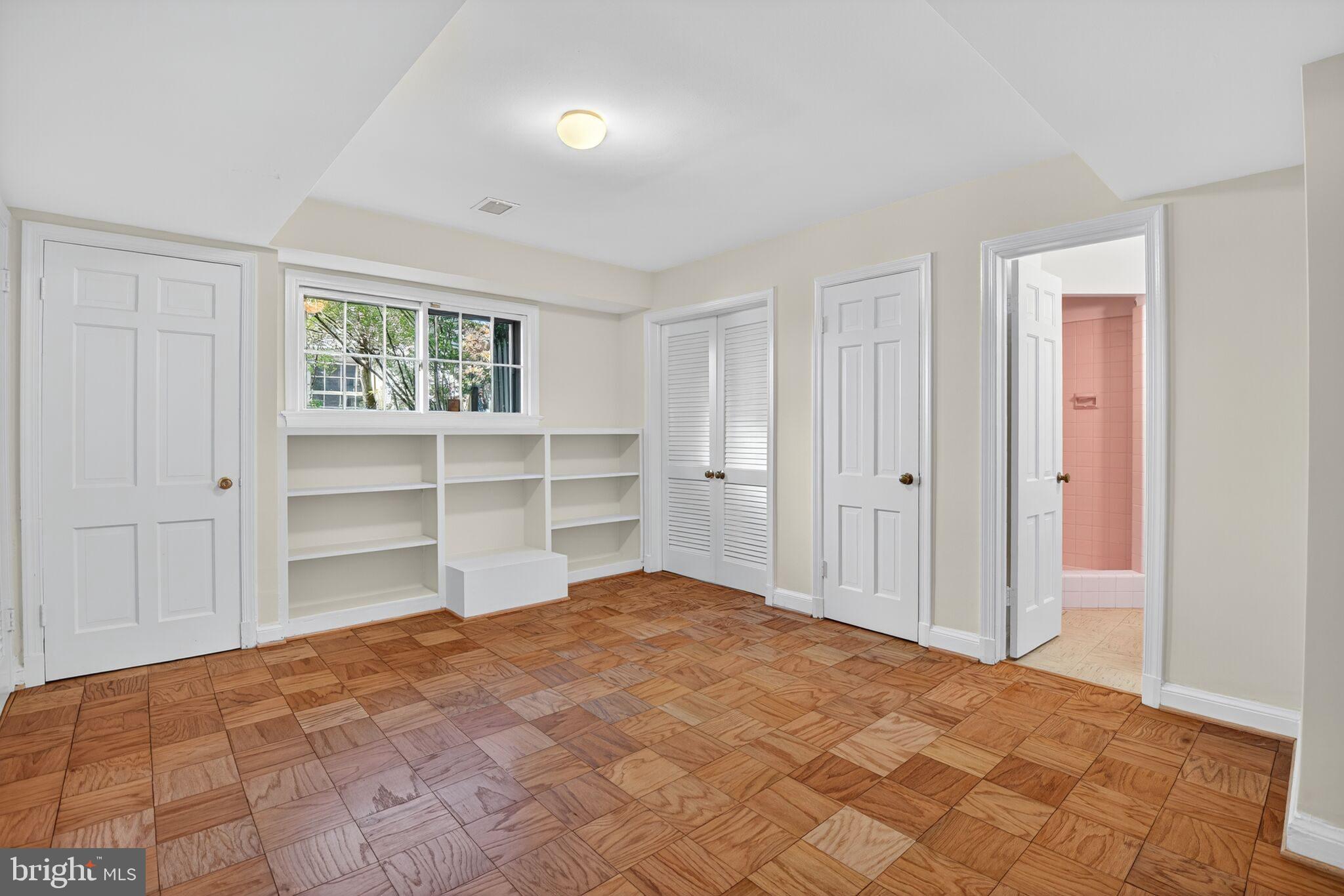 WESTMORELAND HILLS - Residential