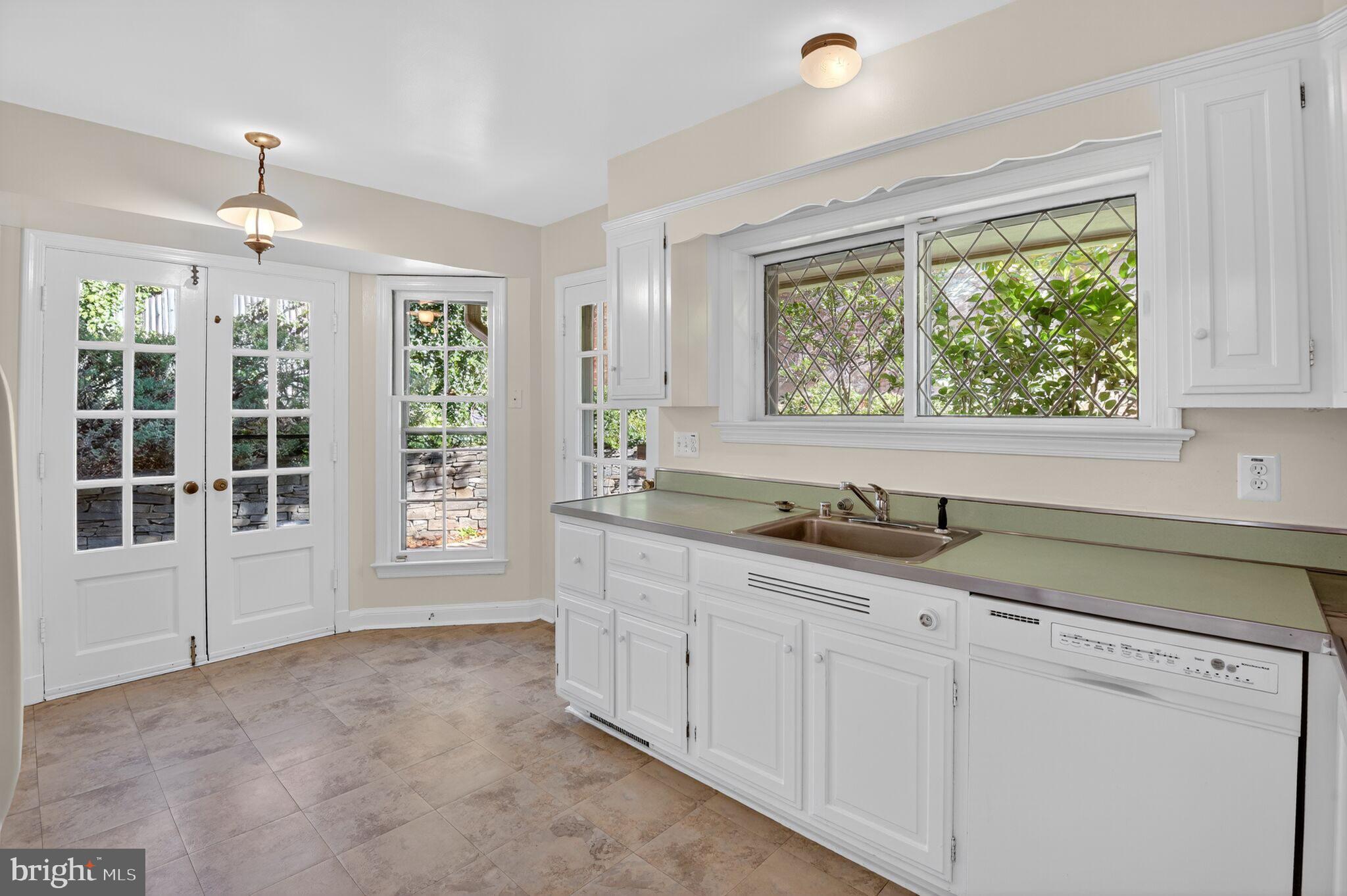 WESTMORELAND HILLS - Residential