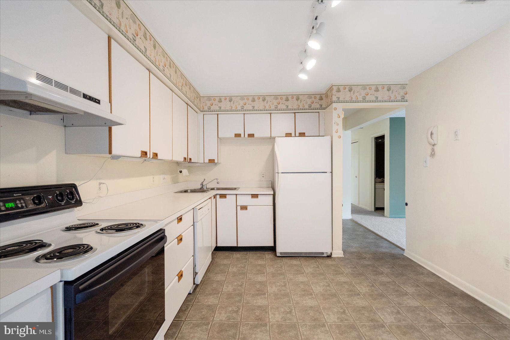 SUMMIT RIDGE - Residential