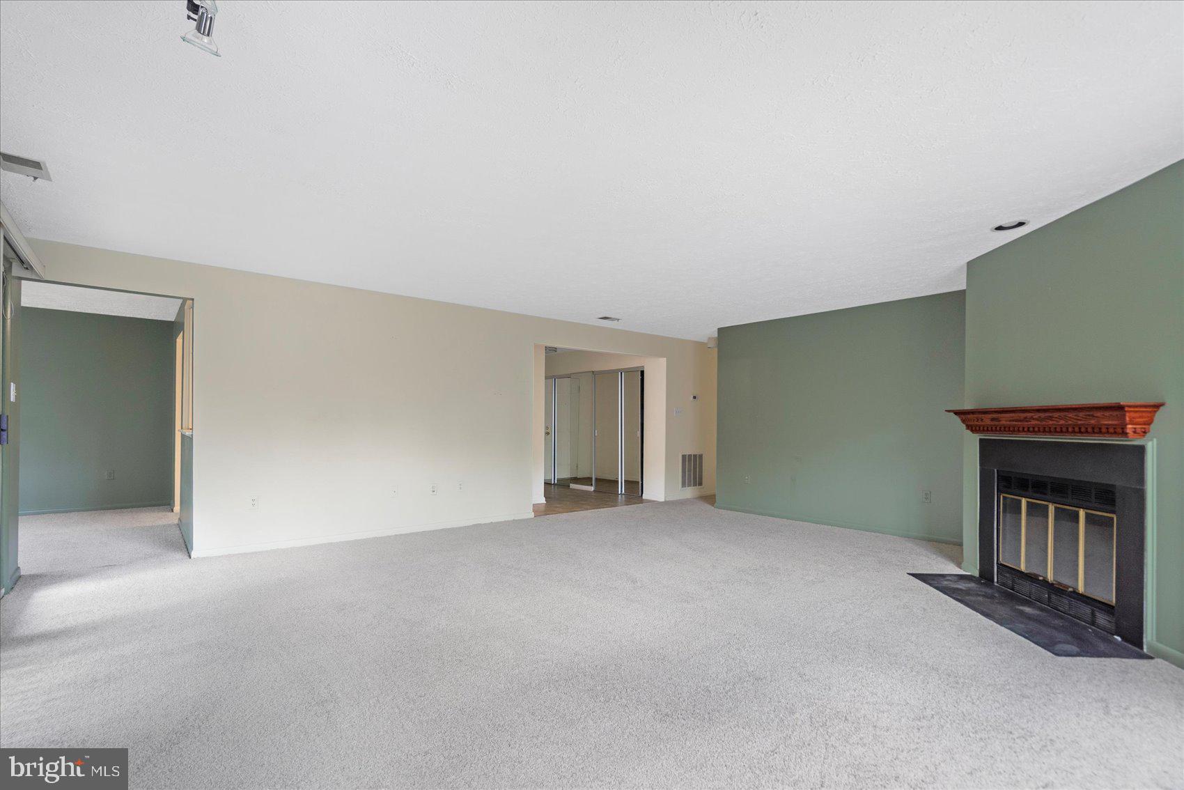 SUMMIT RIDGE - Residential