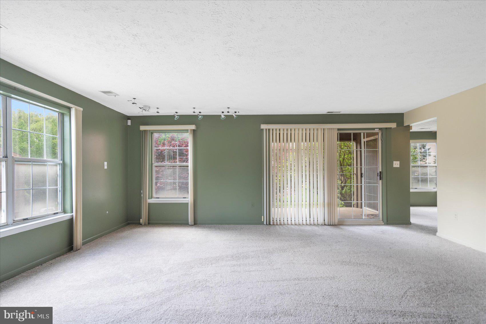 SUMMIT RIDGE - Residential