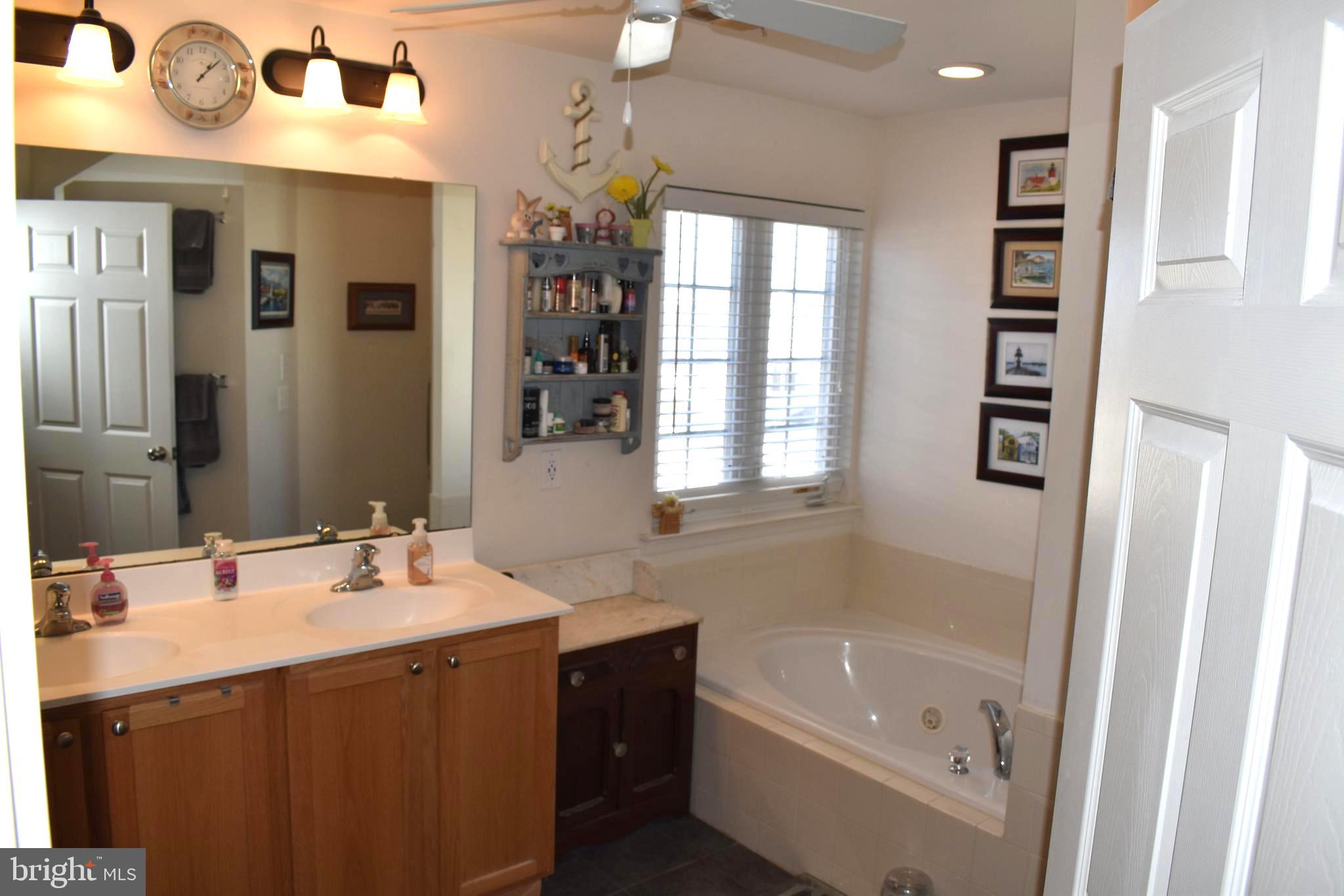 LAKELAND PLACE - Residential