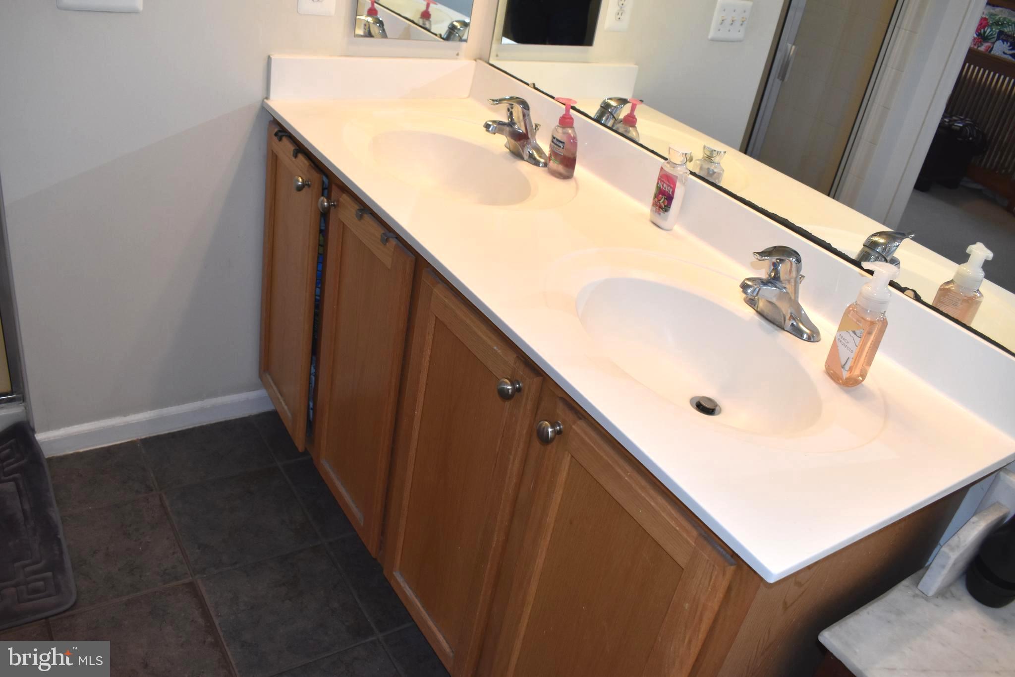 LAKELAND PLACE - Residential