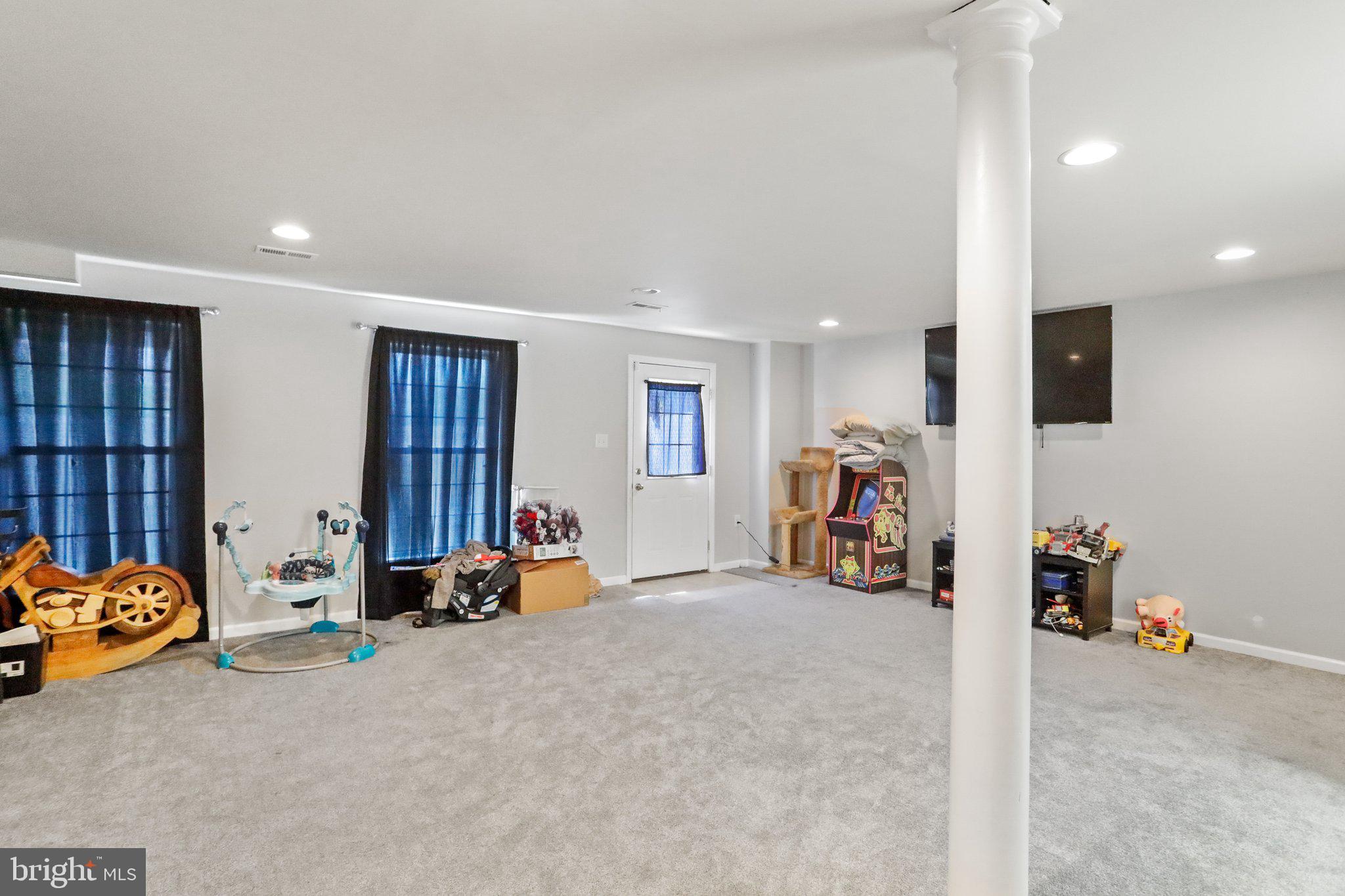 AMBER WOODS - Residential