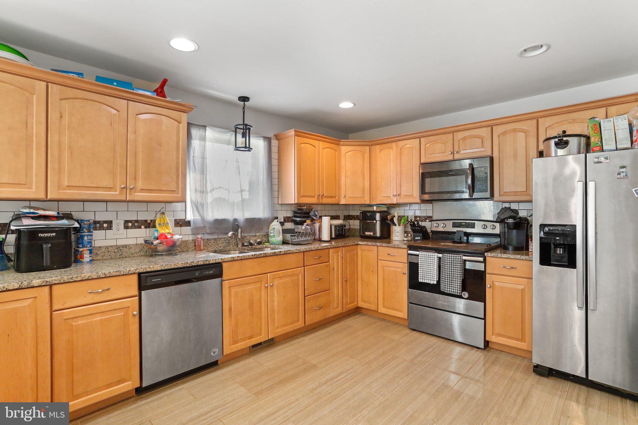 AMBER WOODS - Residential