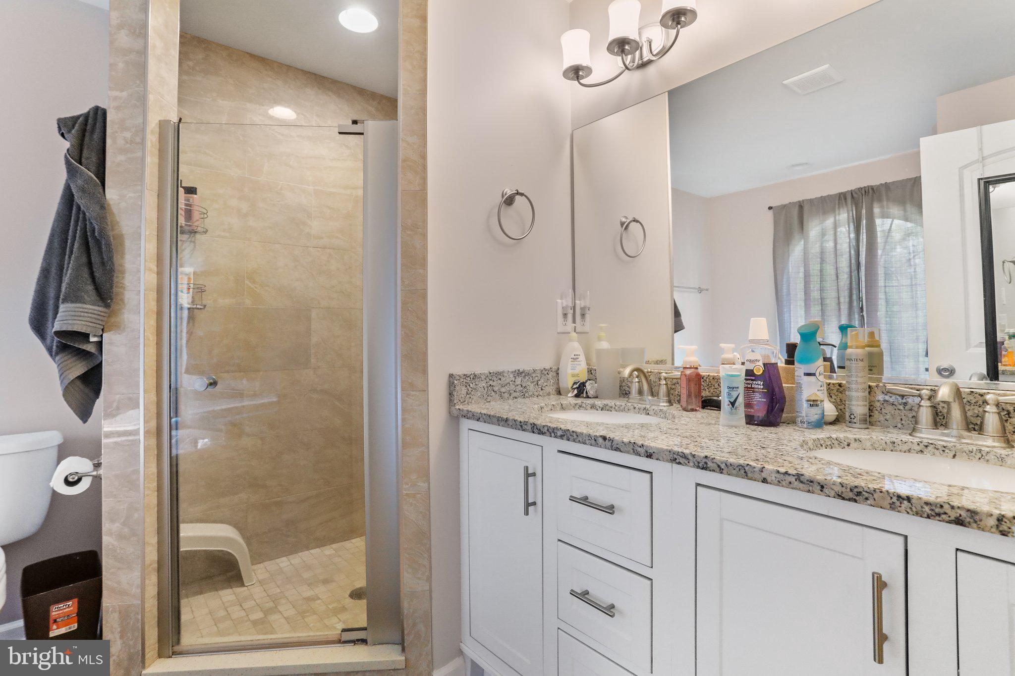 AMBER WOODS - Residential