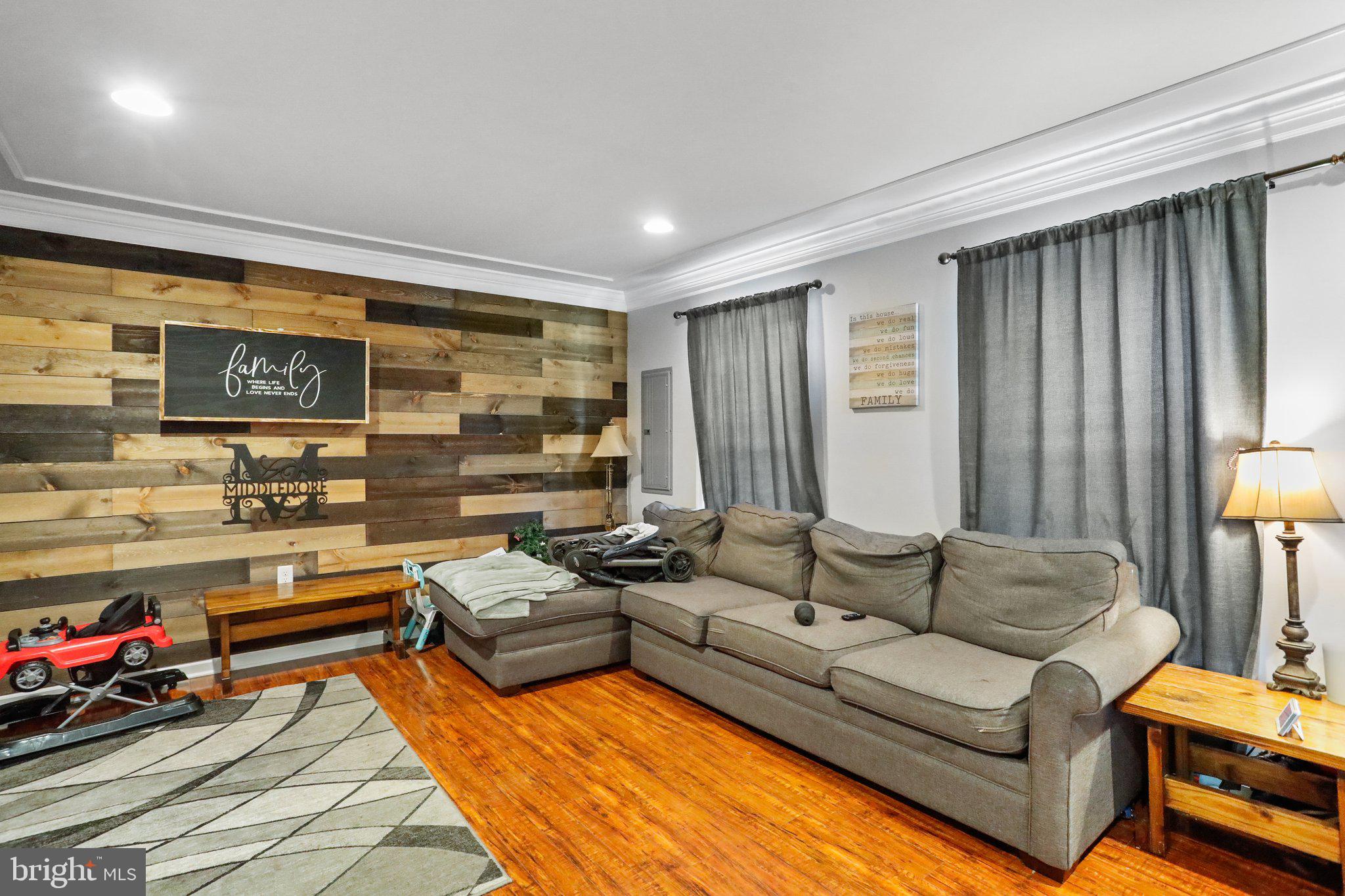 AMBER WOODS - Residential