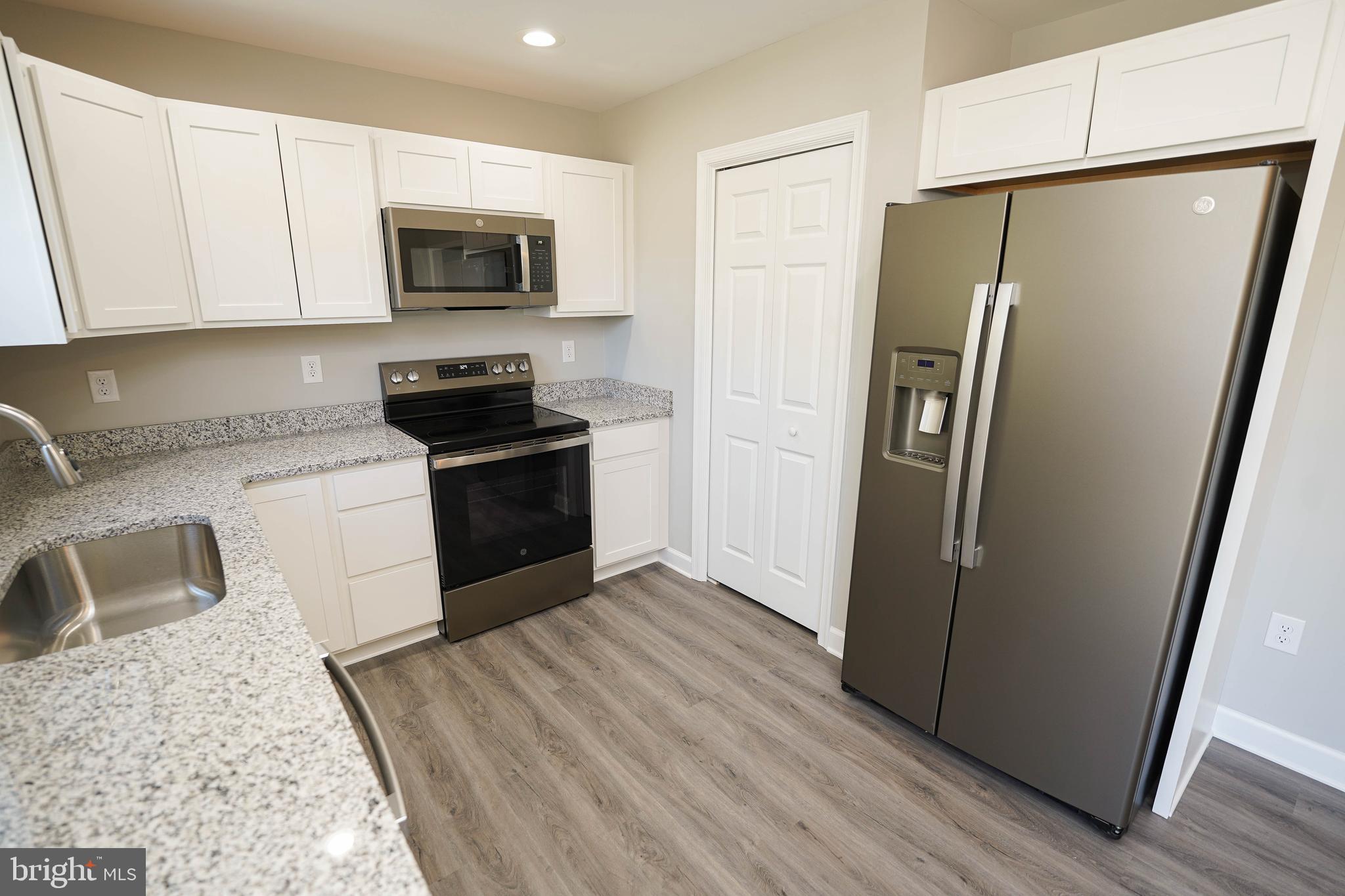 NEWTOWNE SQUARE - Residential