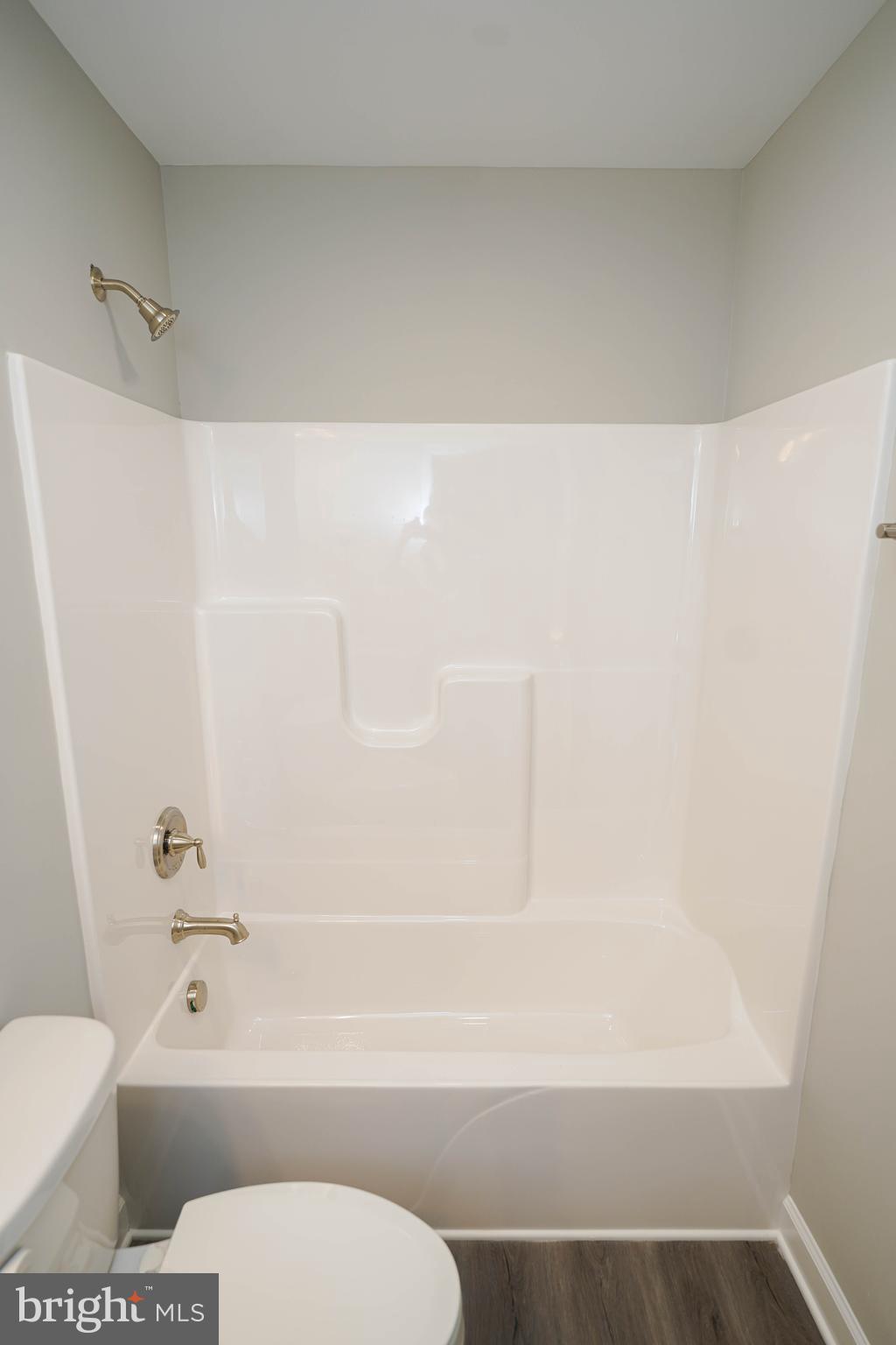 NEWTOWNE SQUARE - Residential