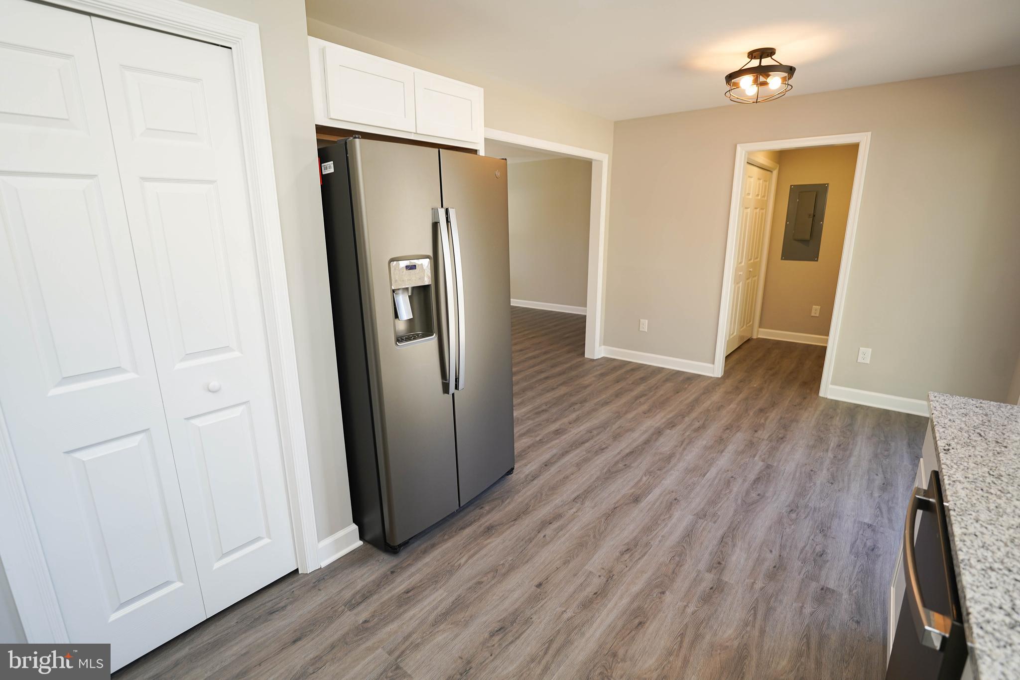 NEWTOWNE SQUARE - Residential