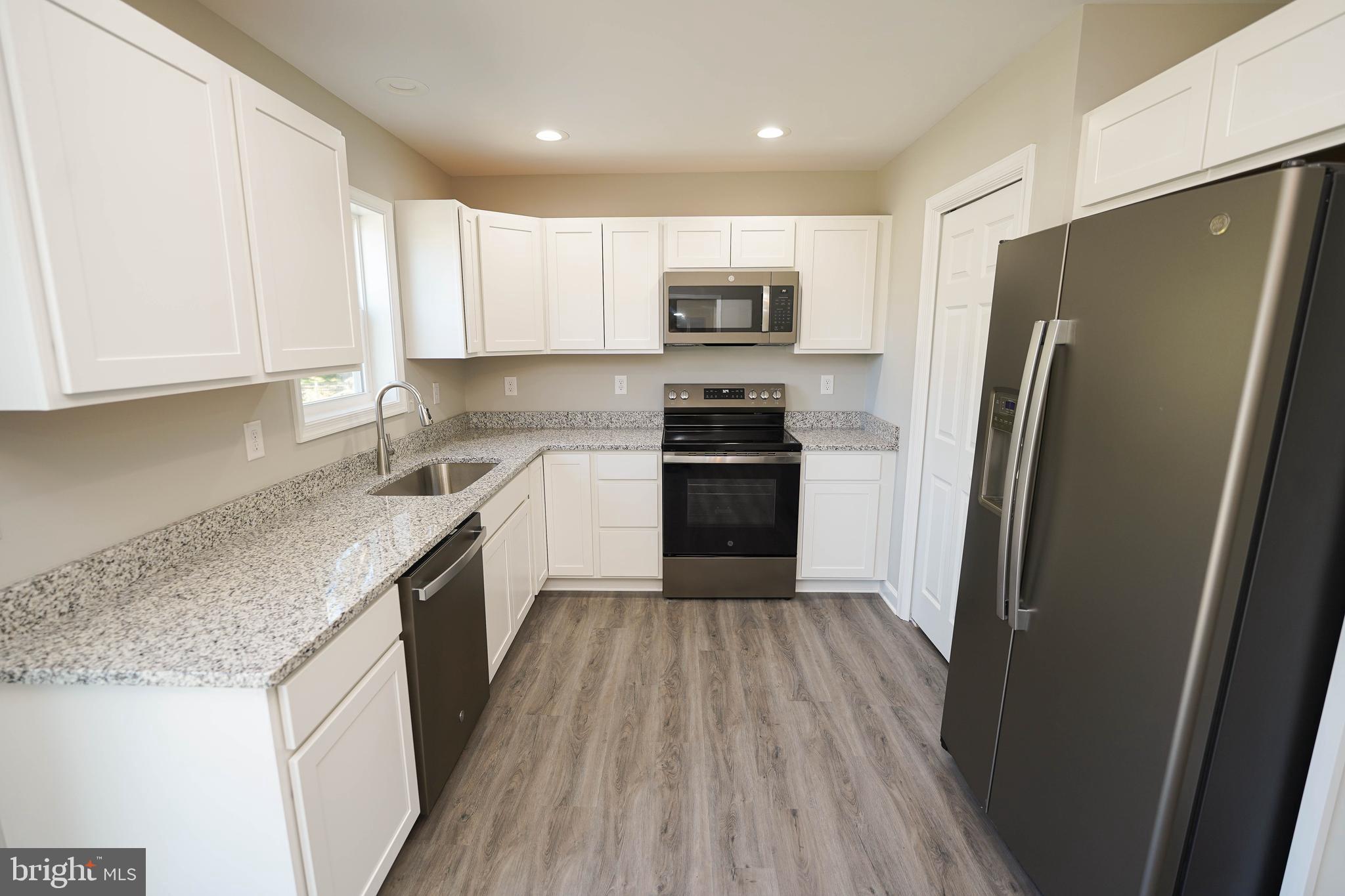 NEWTOWNE SQUARE - Residential