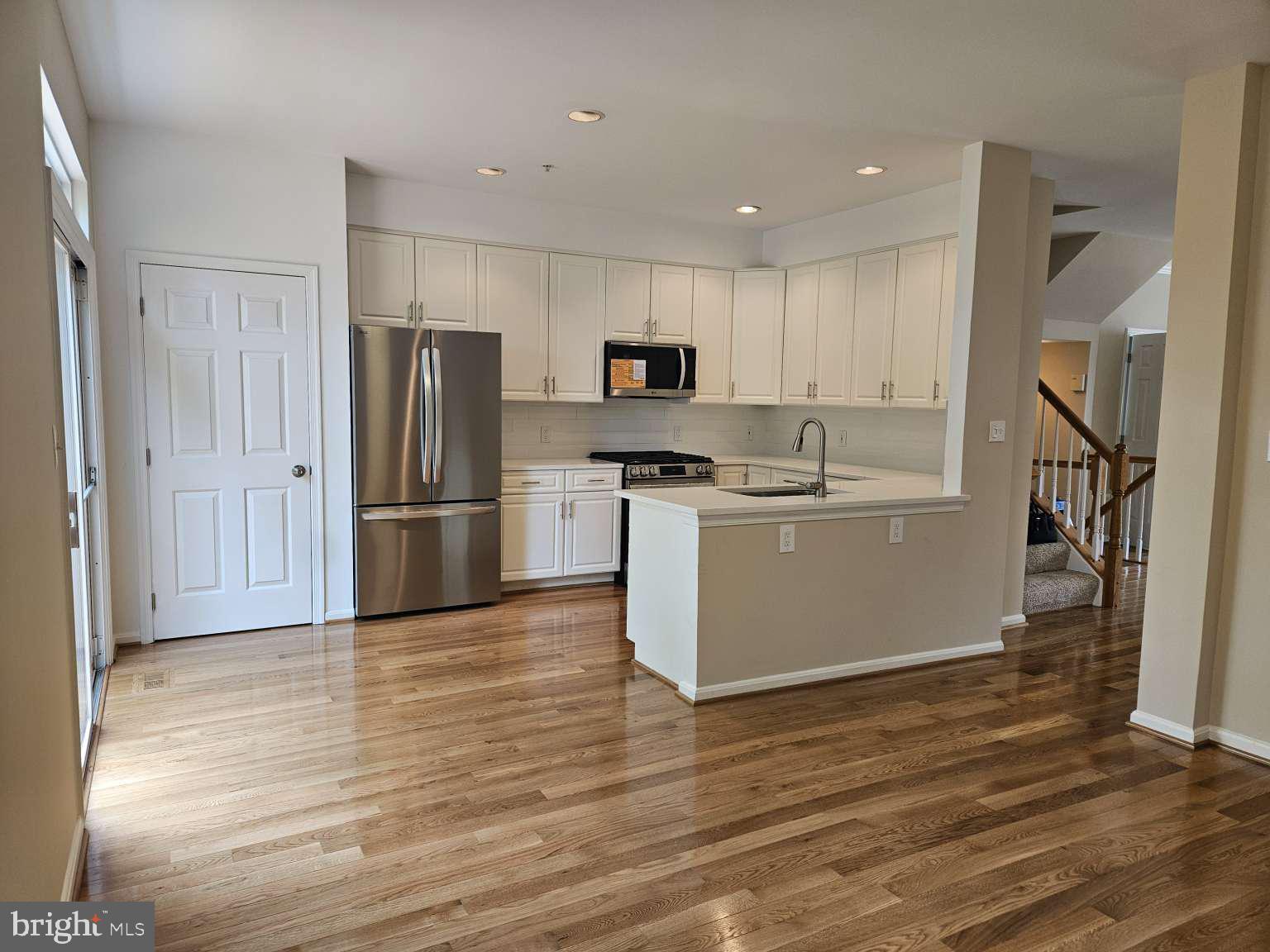 215 LONGPOINT WAY