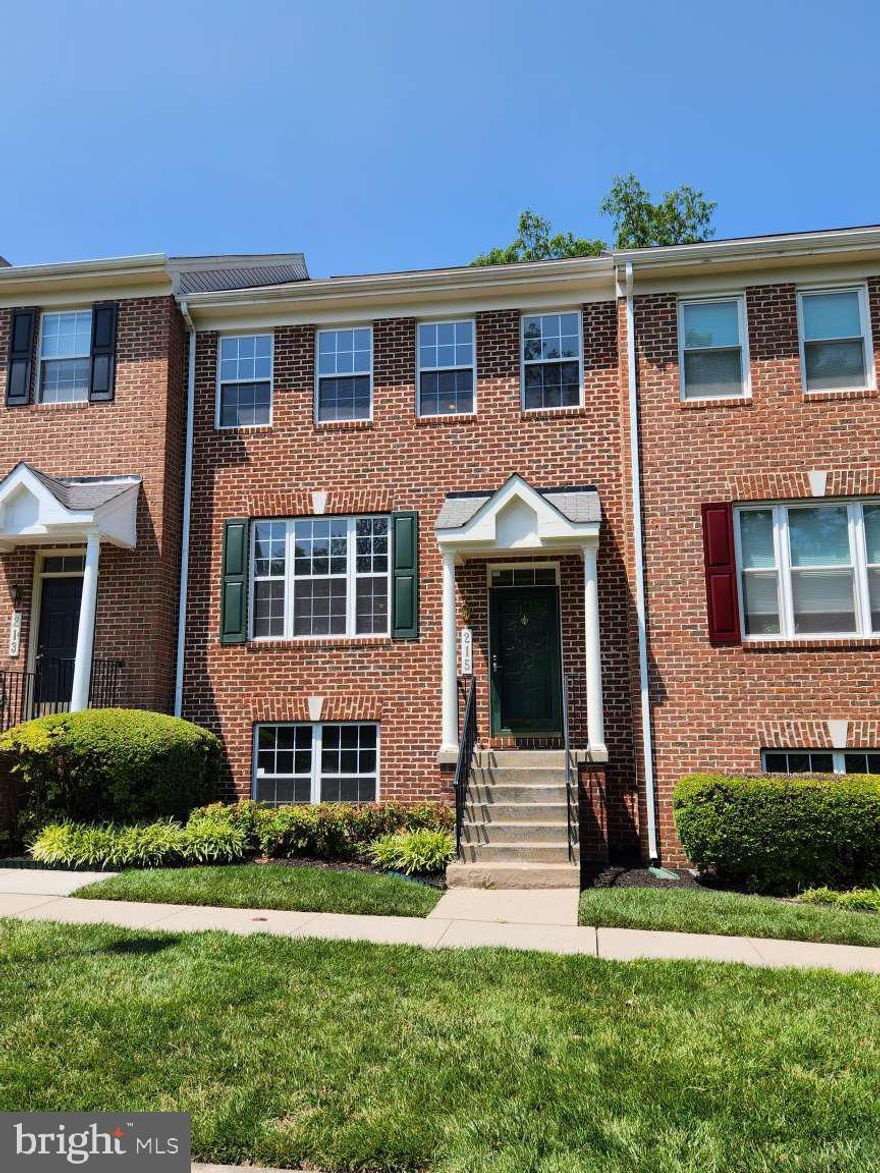 Beautifully updated 4BR/3.5BA townhome near the heart of Kentlands! Features all-new flooring, quartz countertops, and new stainless steel appliances. Main level includes an open family and dining room with large windows, powder room, and eat-in kitchen that opens to deck. Upstairs boasts a spacious primary suite with vaulted ceilings, loft, and ensuite bath, plus 2 bedrooms and another full bath. Walk-out basement includes bedroom/office, full bath, fireplace, laundry, and storage. Walking distance to Giant and numerous restaurants and shops. Move-in ready!