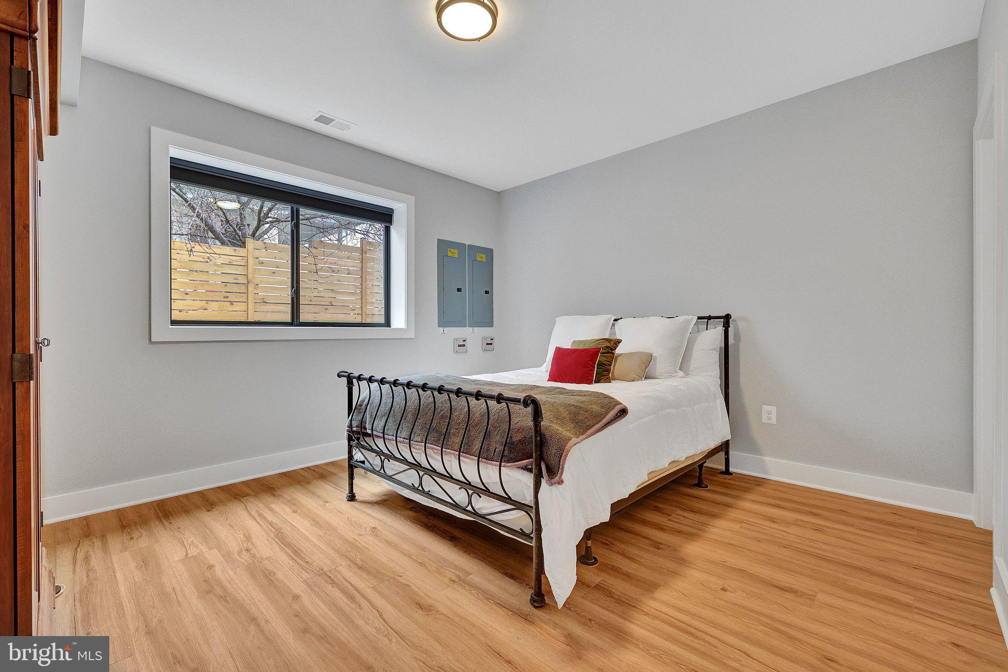 WEST LANGLEY - Residential