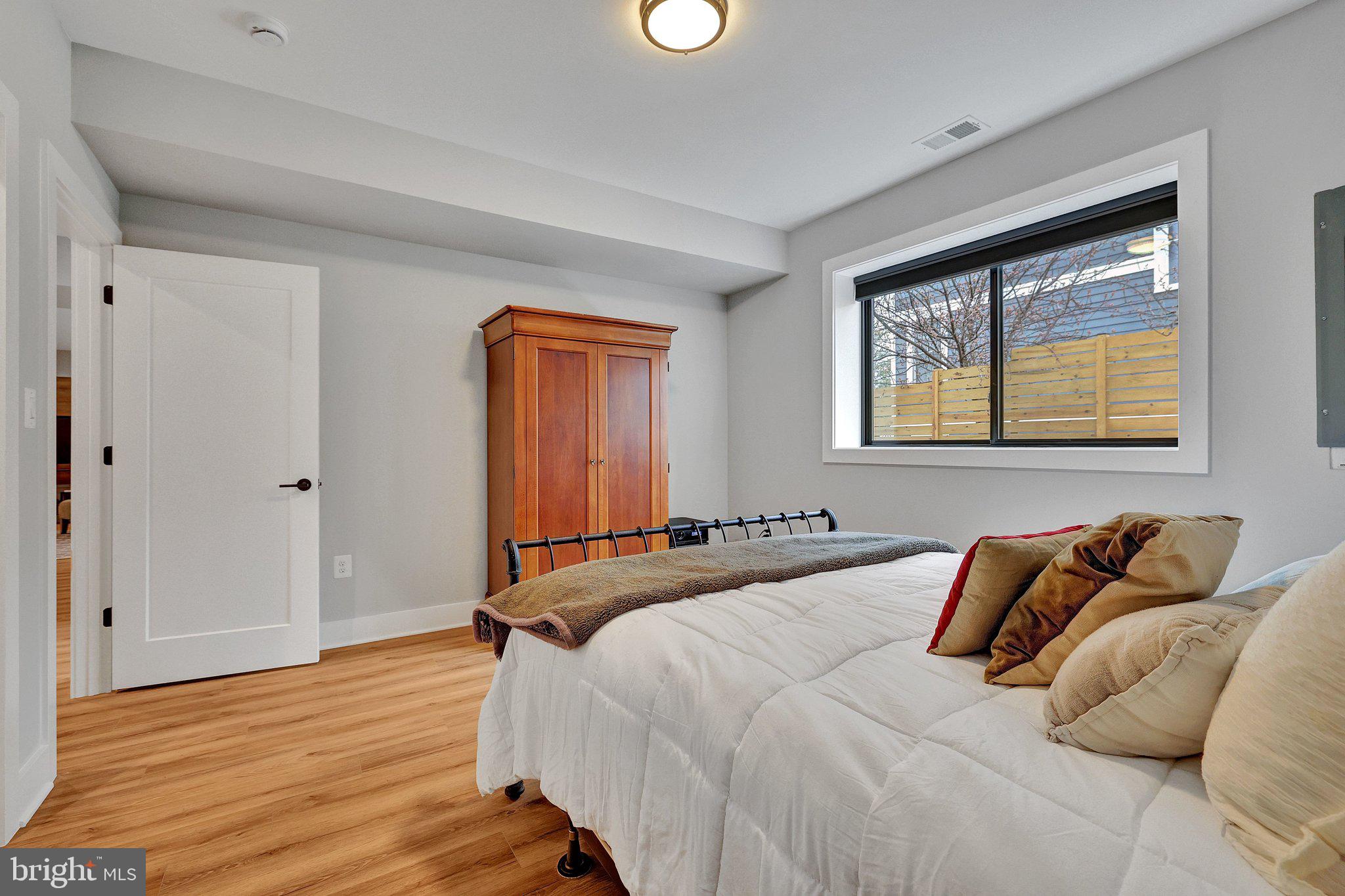 WEST LANGLEY - Residential