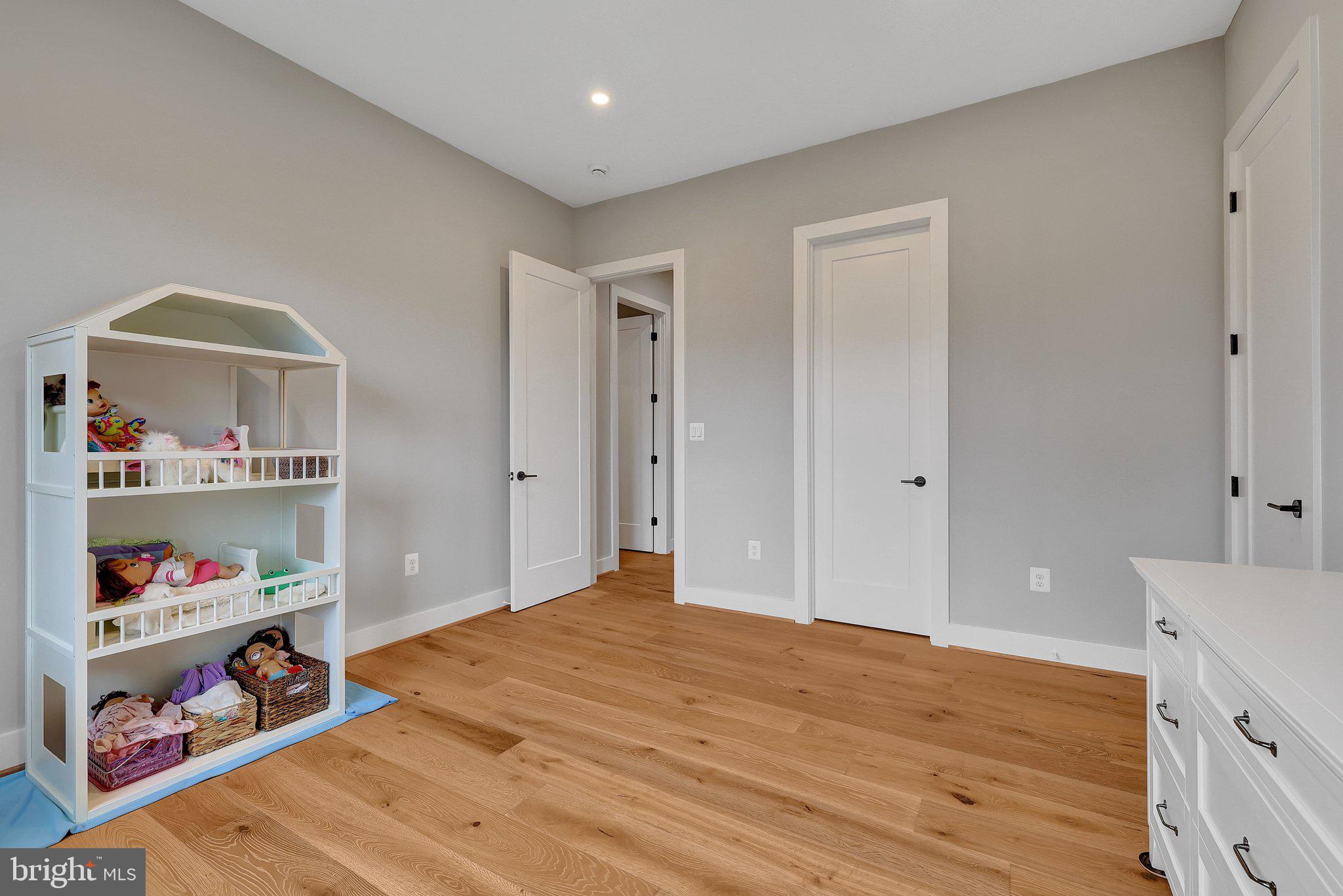 WEST LANGLEY - Residential