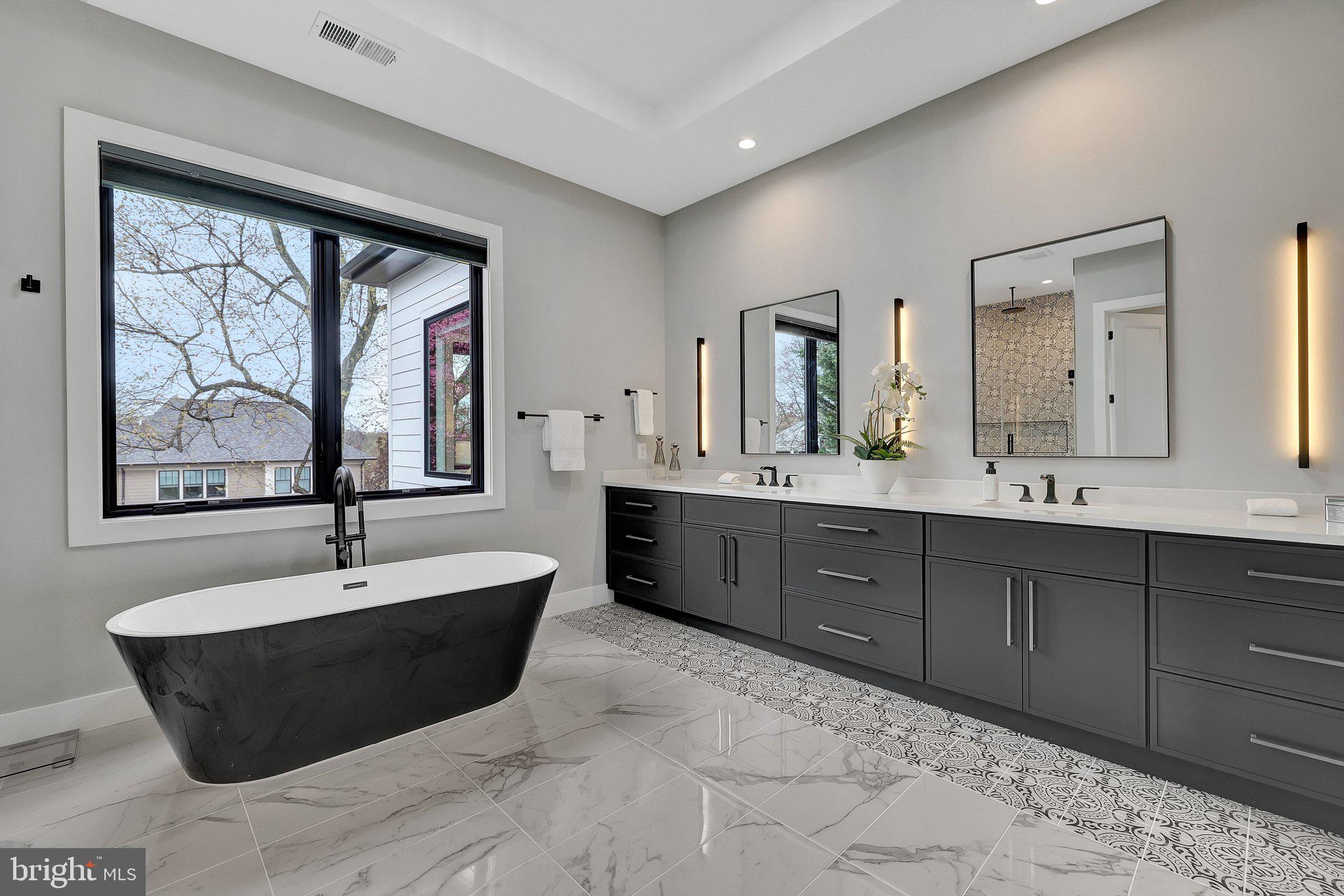 WEST LANGLEY - Residential