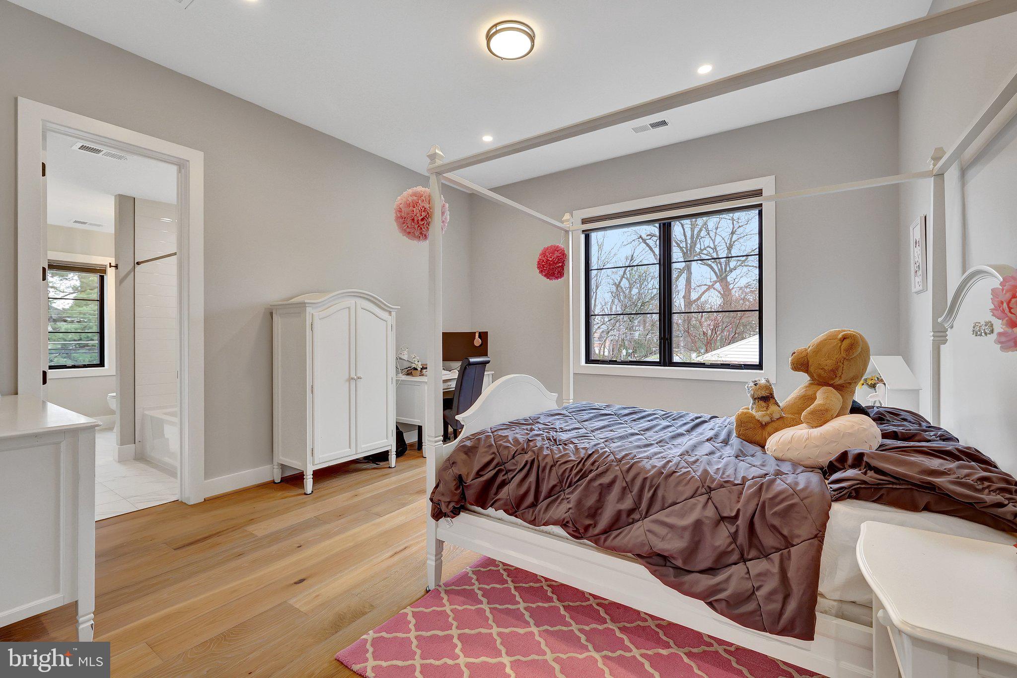 WEST LANGLEY - Residential