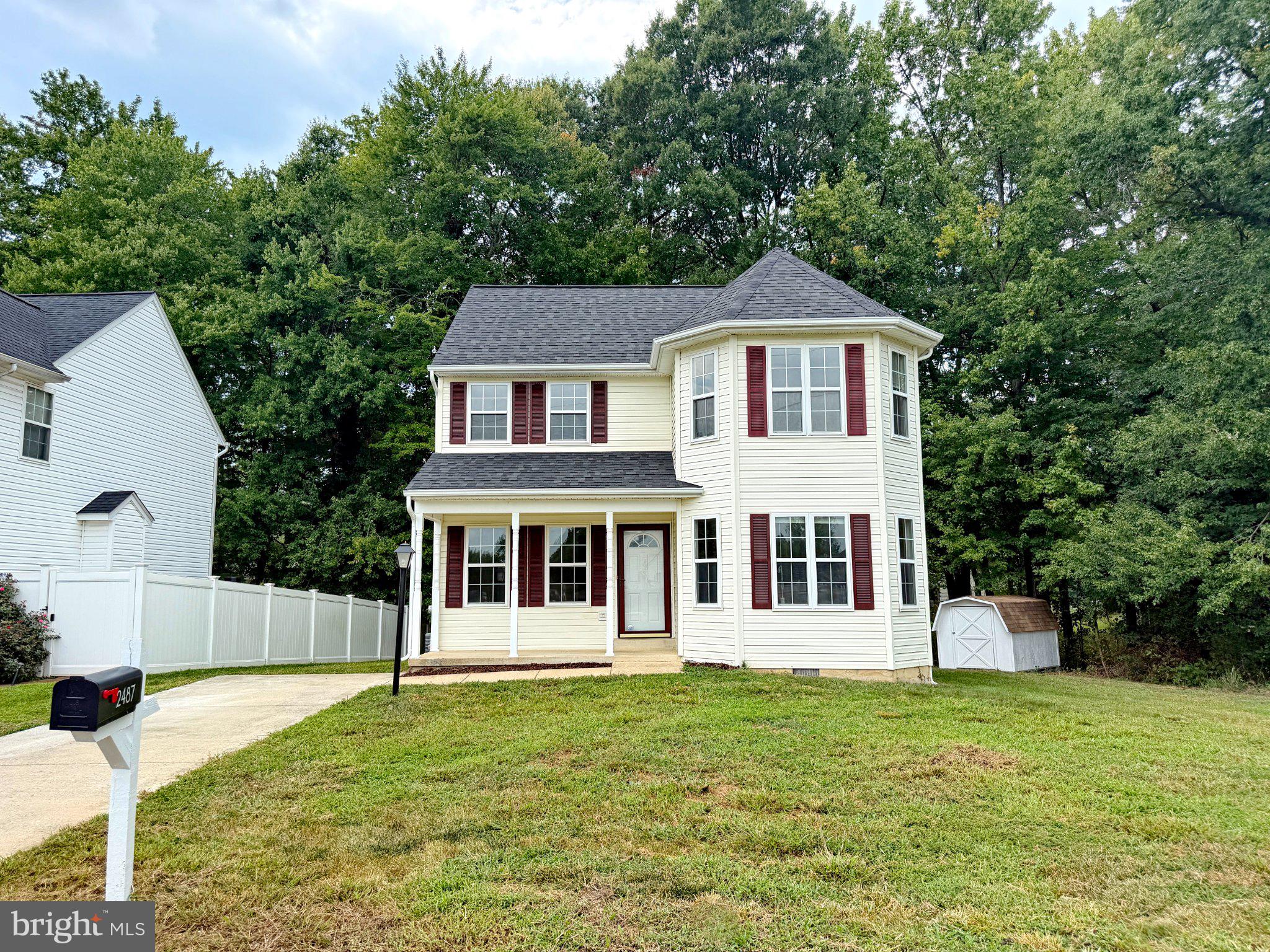 2487 BREAKWATER COURT