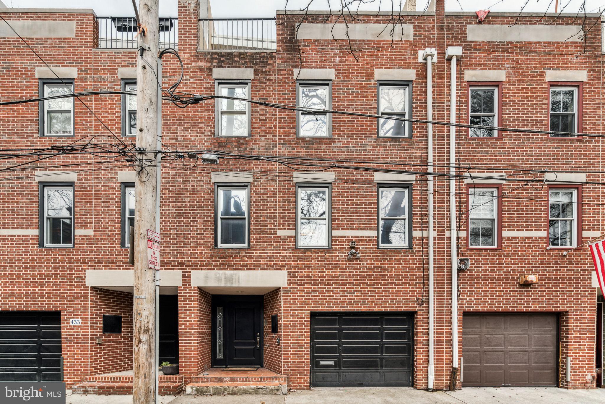 QUEEN VILLAGE - Residential