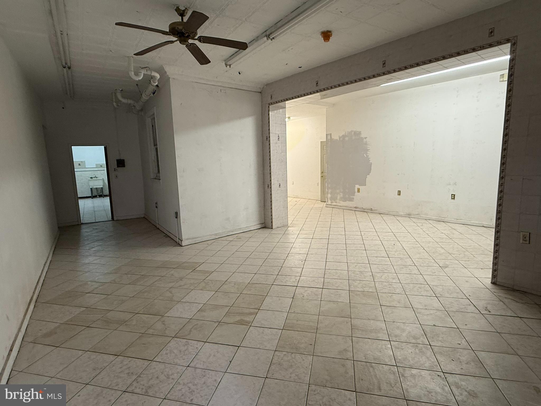 PHILADELPHIA (SOUTH) - Commercial Lease