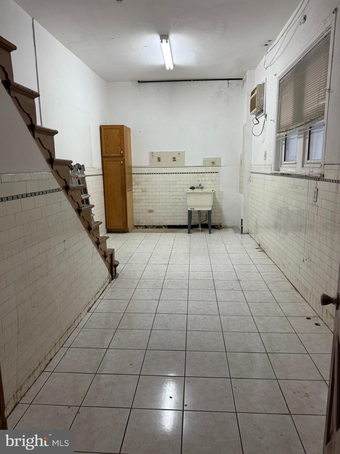 PHILADELPHIA (SOUTH) - Commercial Lease